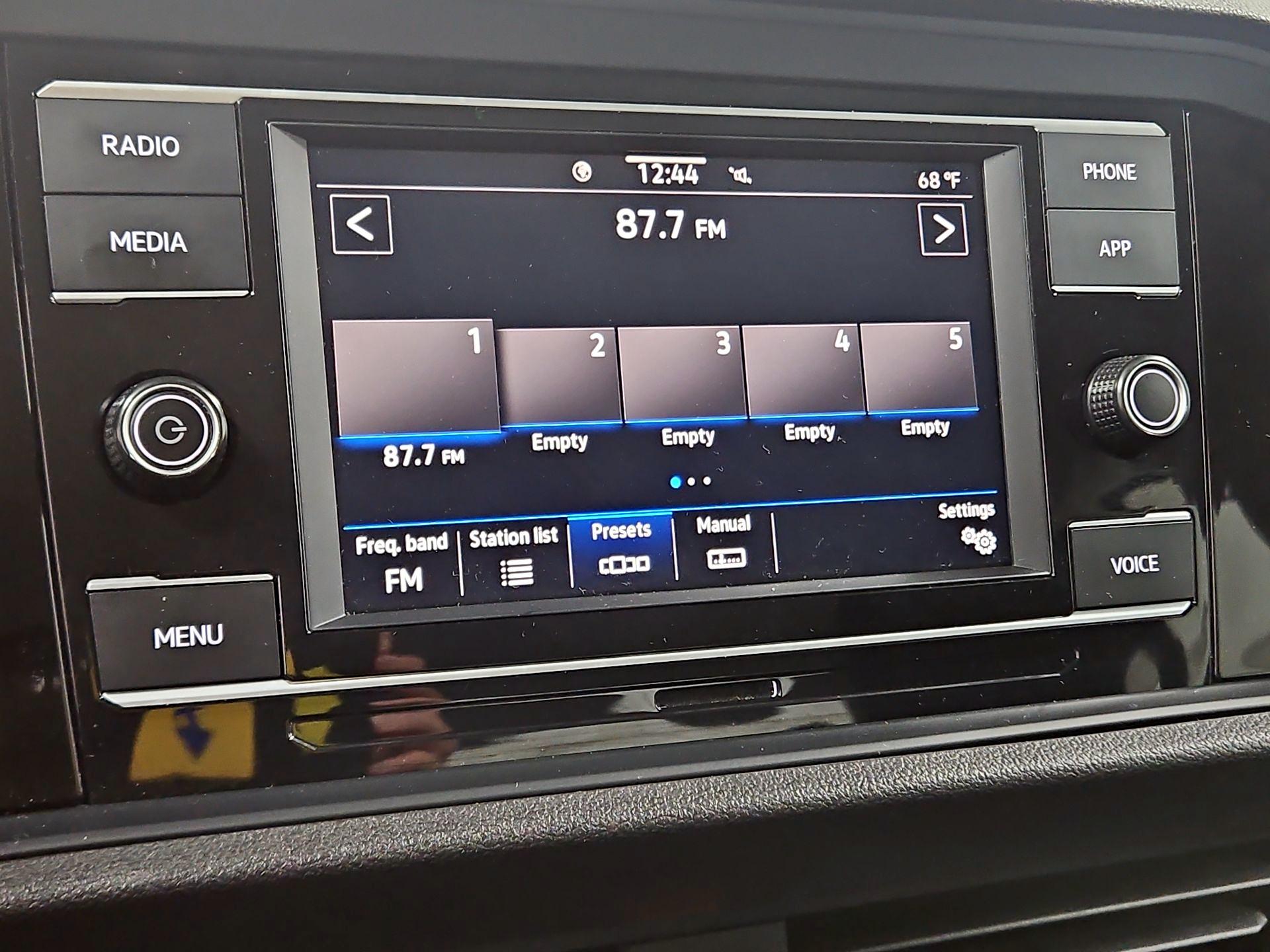 Thumbnail: 2022 Volkswagen Jetta - 15