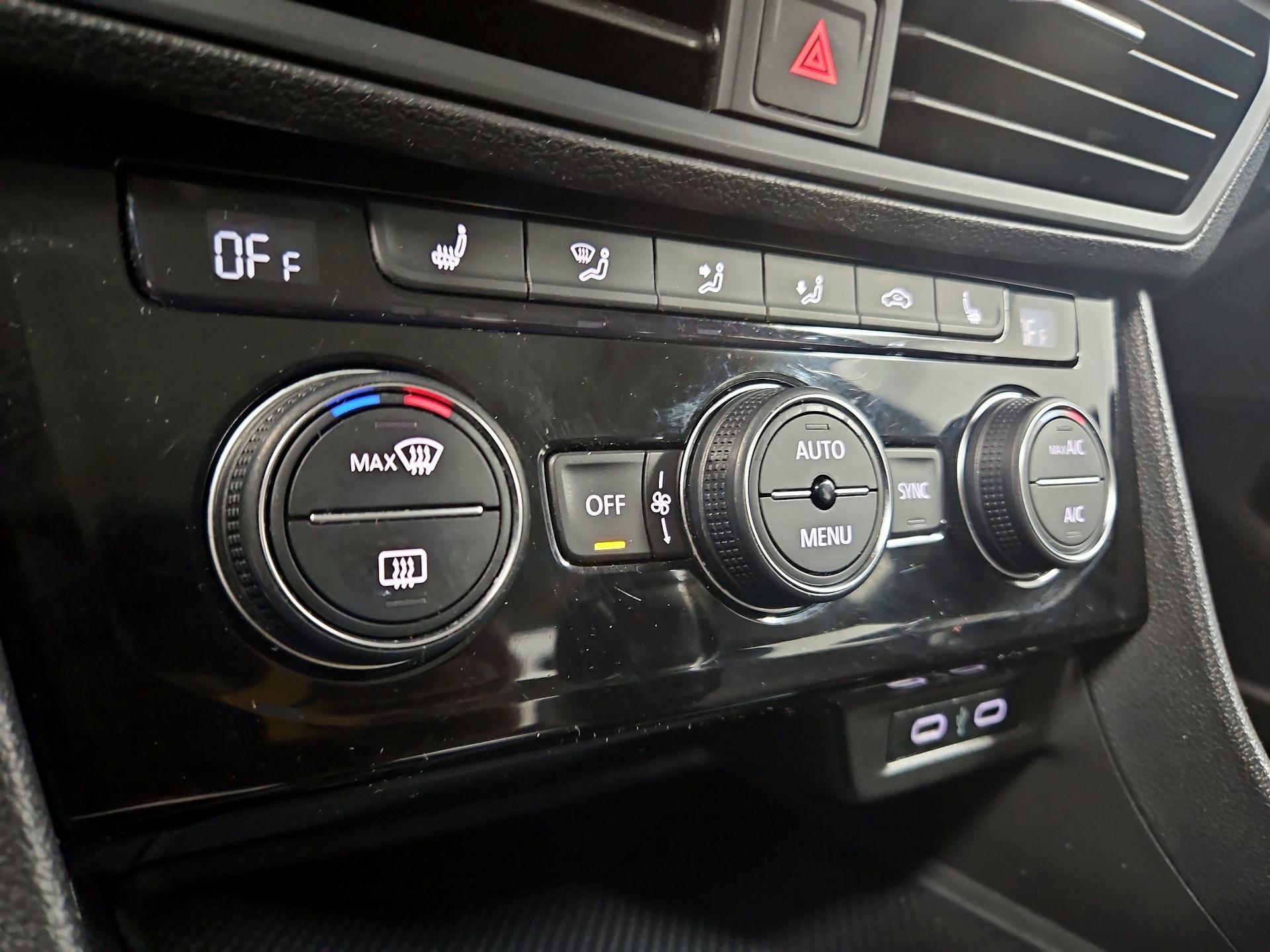 Thumbnail: 2022 Volkswagen Jetta - 16