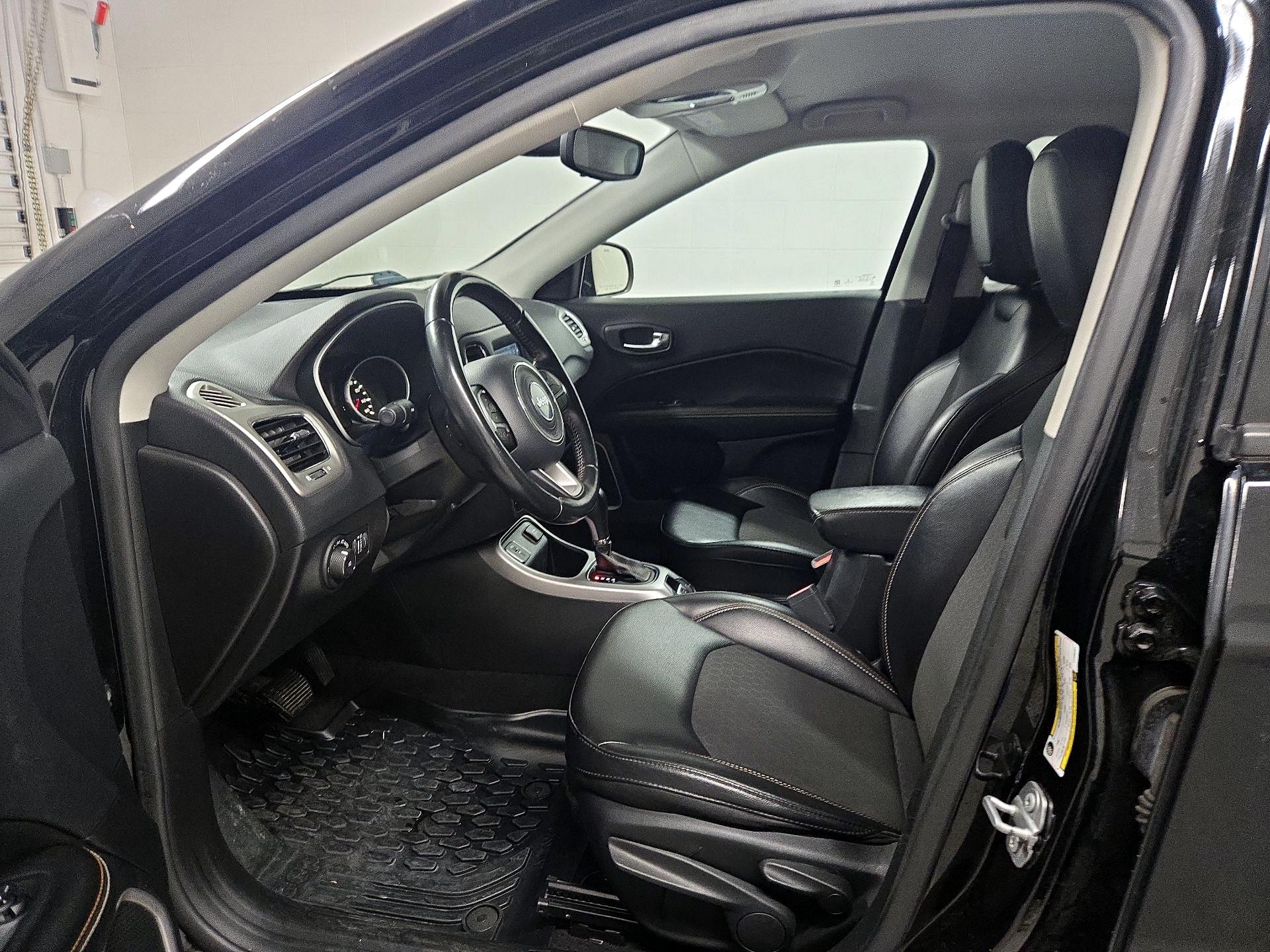 Thumbnail: 2020 Jeep Compass - 11