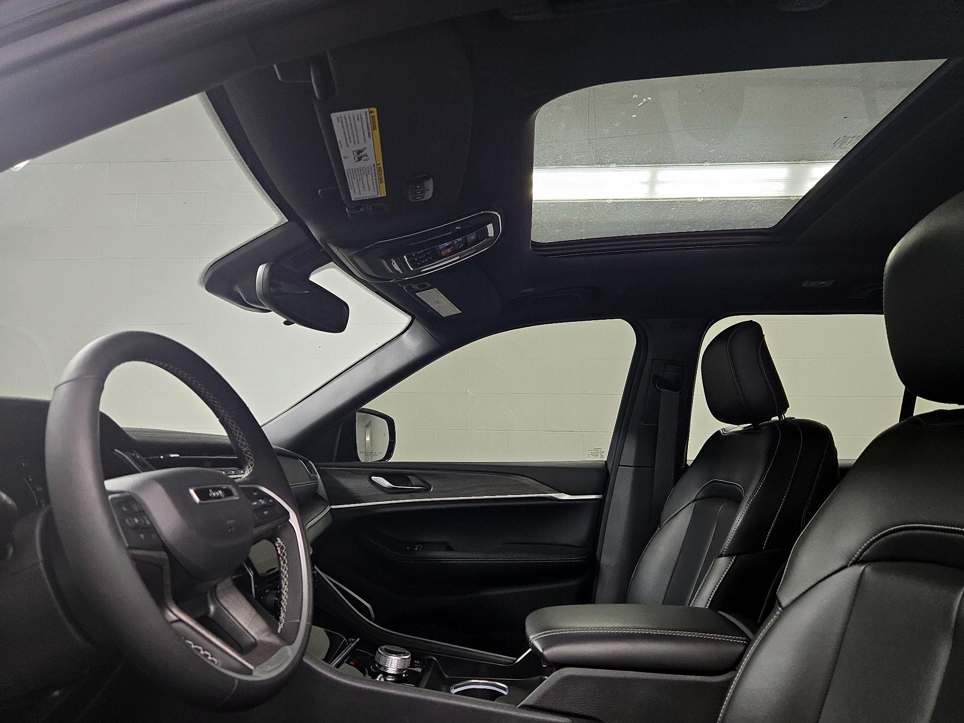 Thumbnail: 2024 Jeep Grand Cherokee - 20