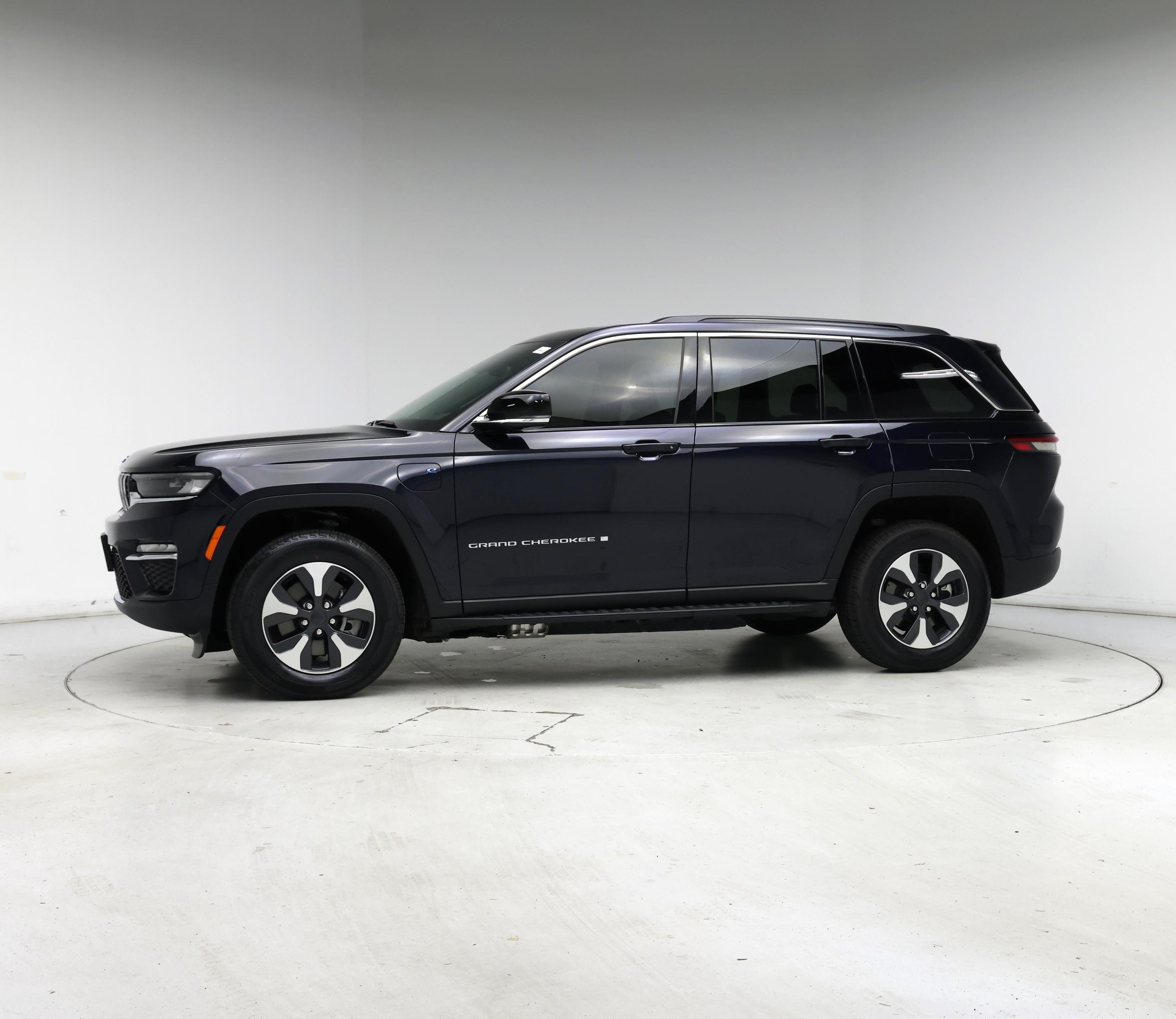 Thumbnail: 2024 Jeep Grand Cherokee - 3