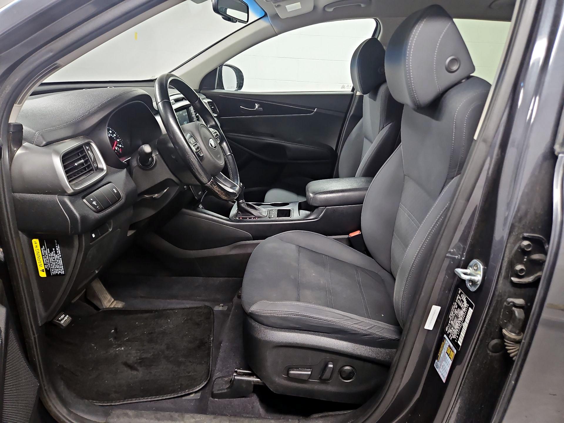 Thumbnail: 2017 Kia Sorento - 11