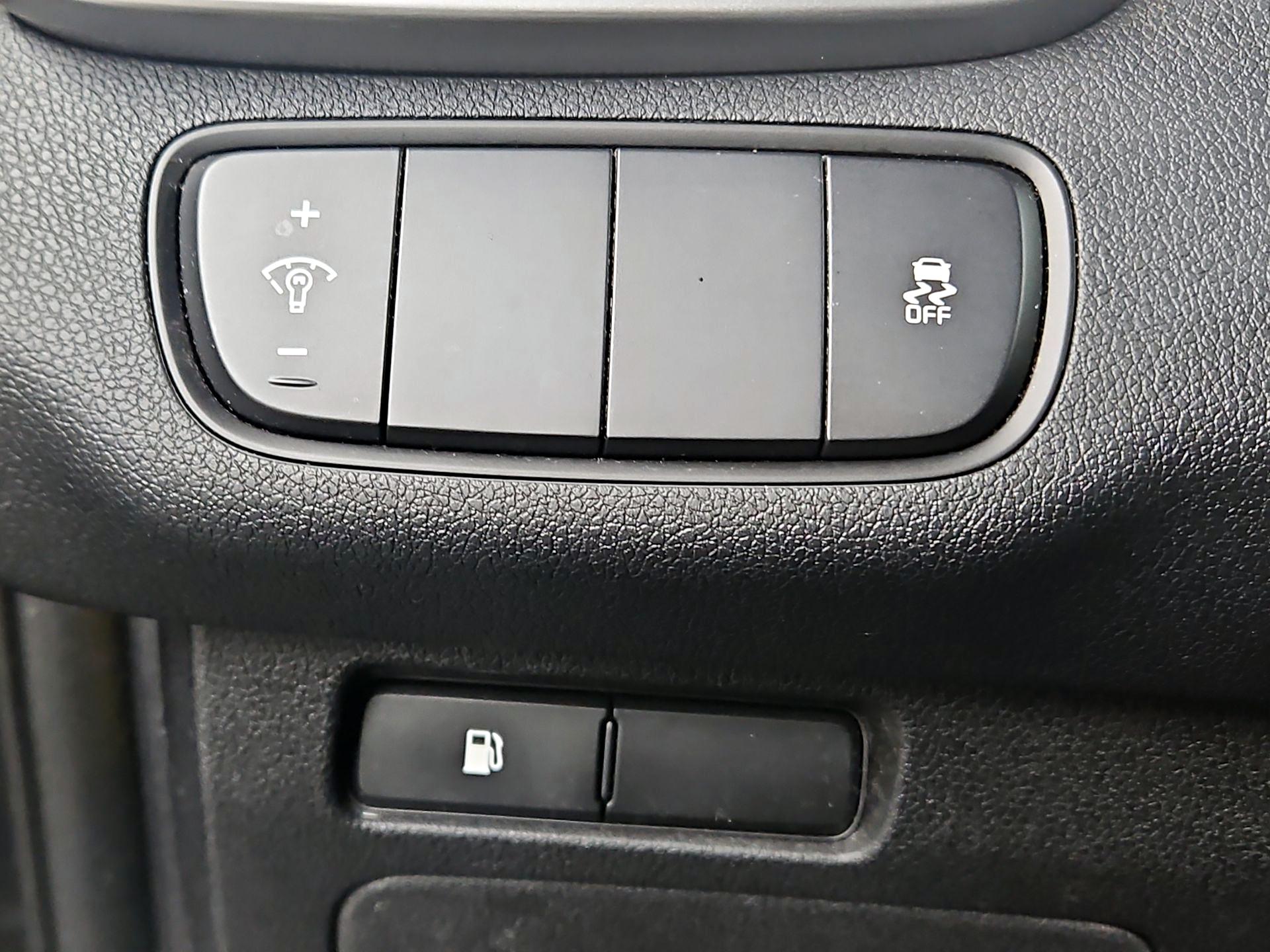 Thumbnail: 2017 Kia Sorento - 13