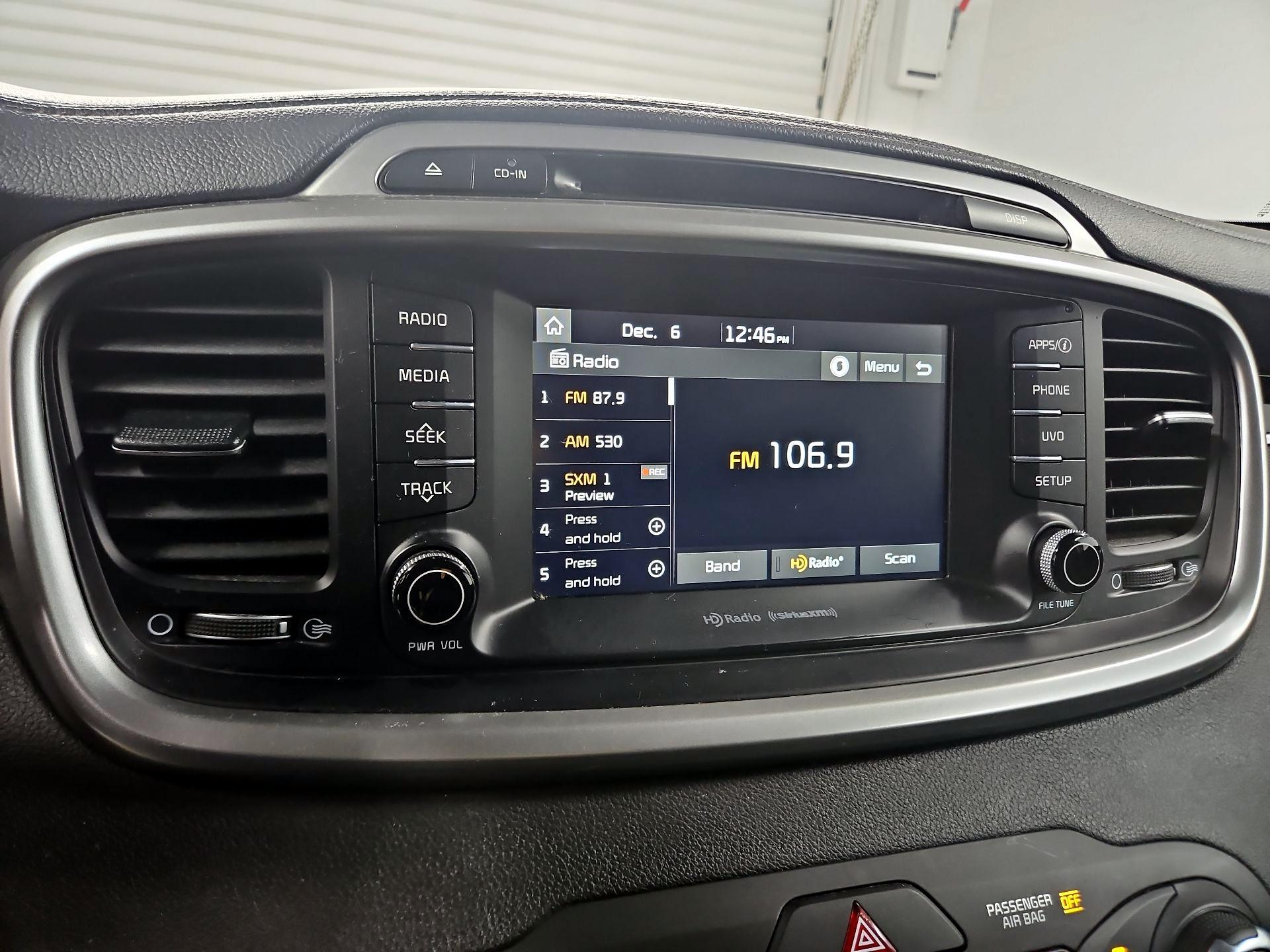 Thumbnail: 2017 Kia Sorento - 15