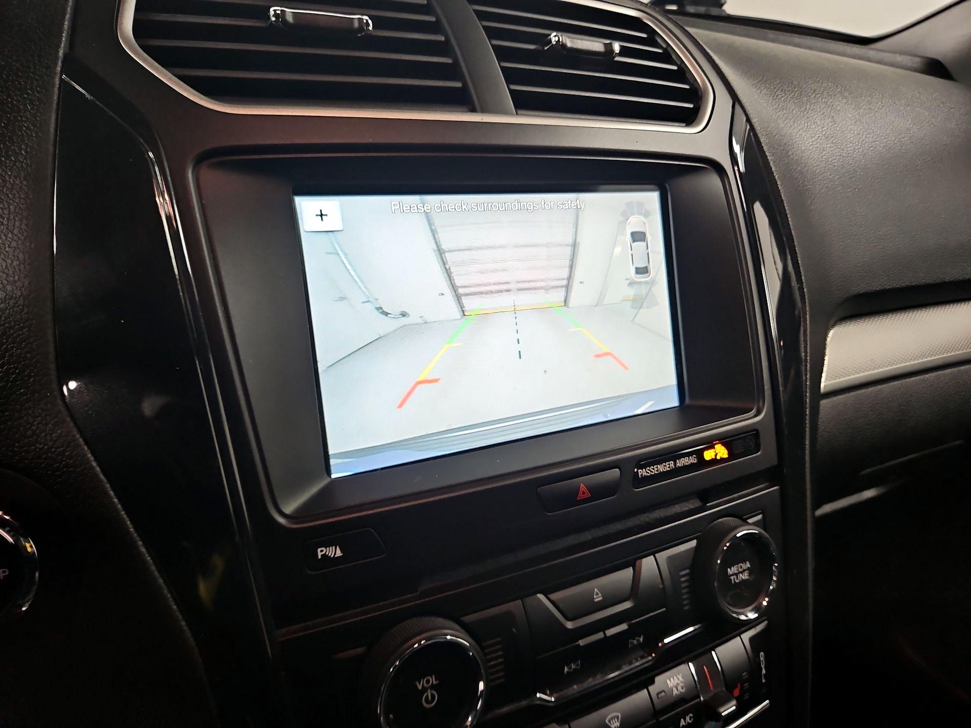 Thumbnail: 2018 Ford Explorer - 15