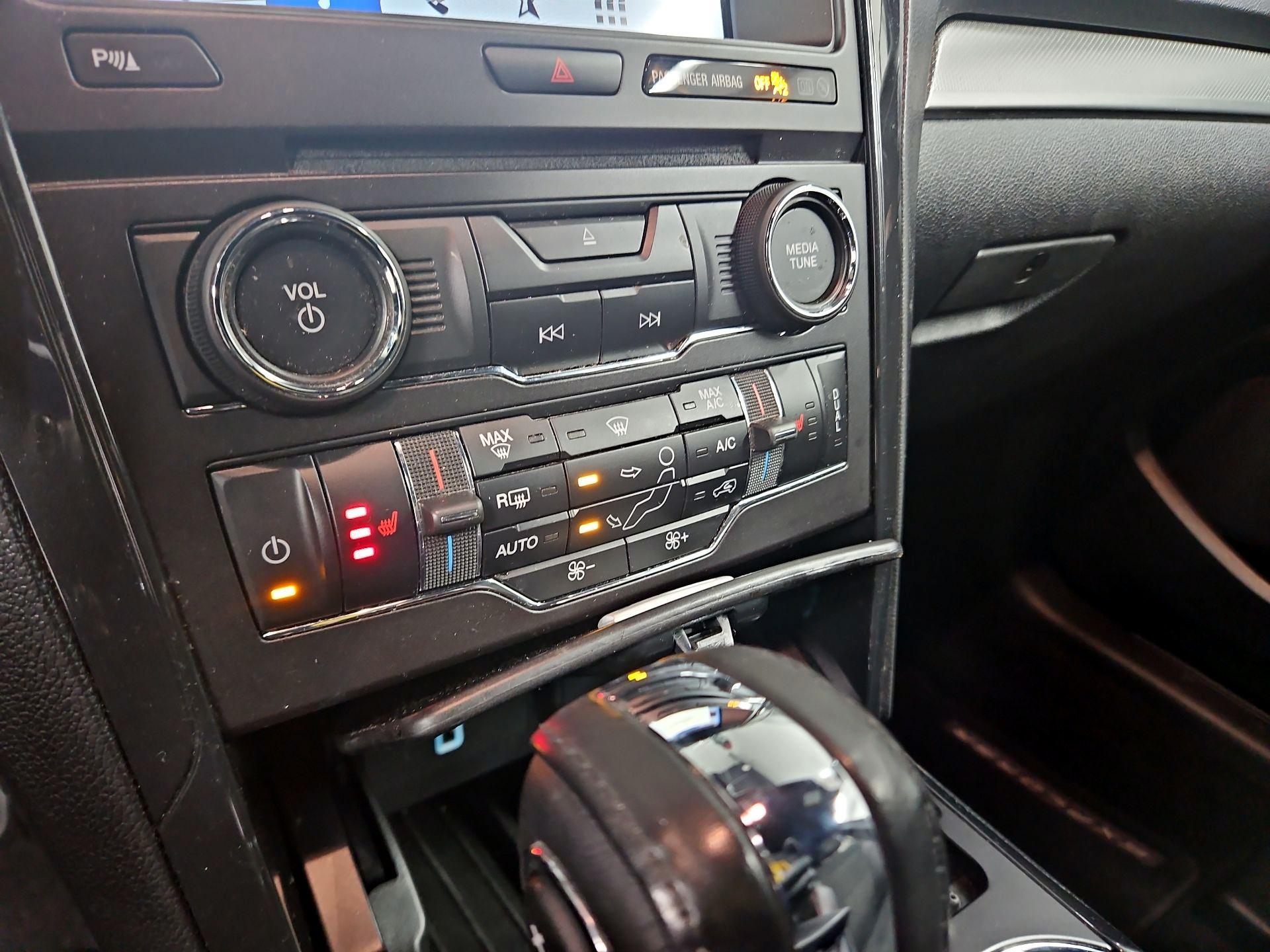 Thumbnail: 2018 Ford Explorer - 17