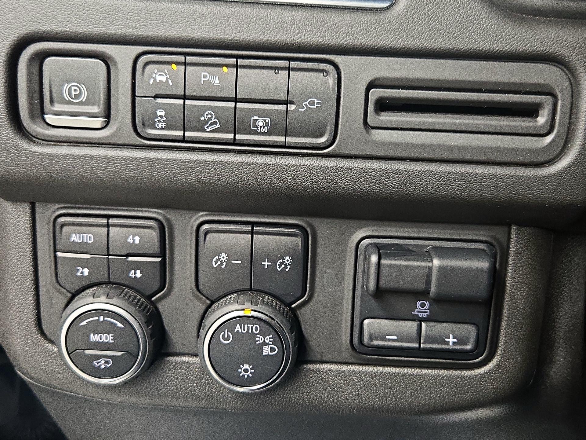 Thumbnail: 2022 Chevrolet Tahoe - 13