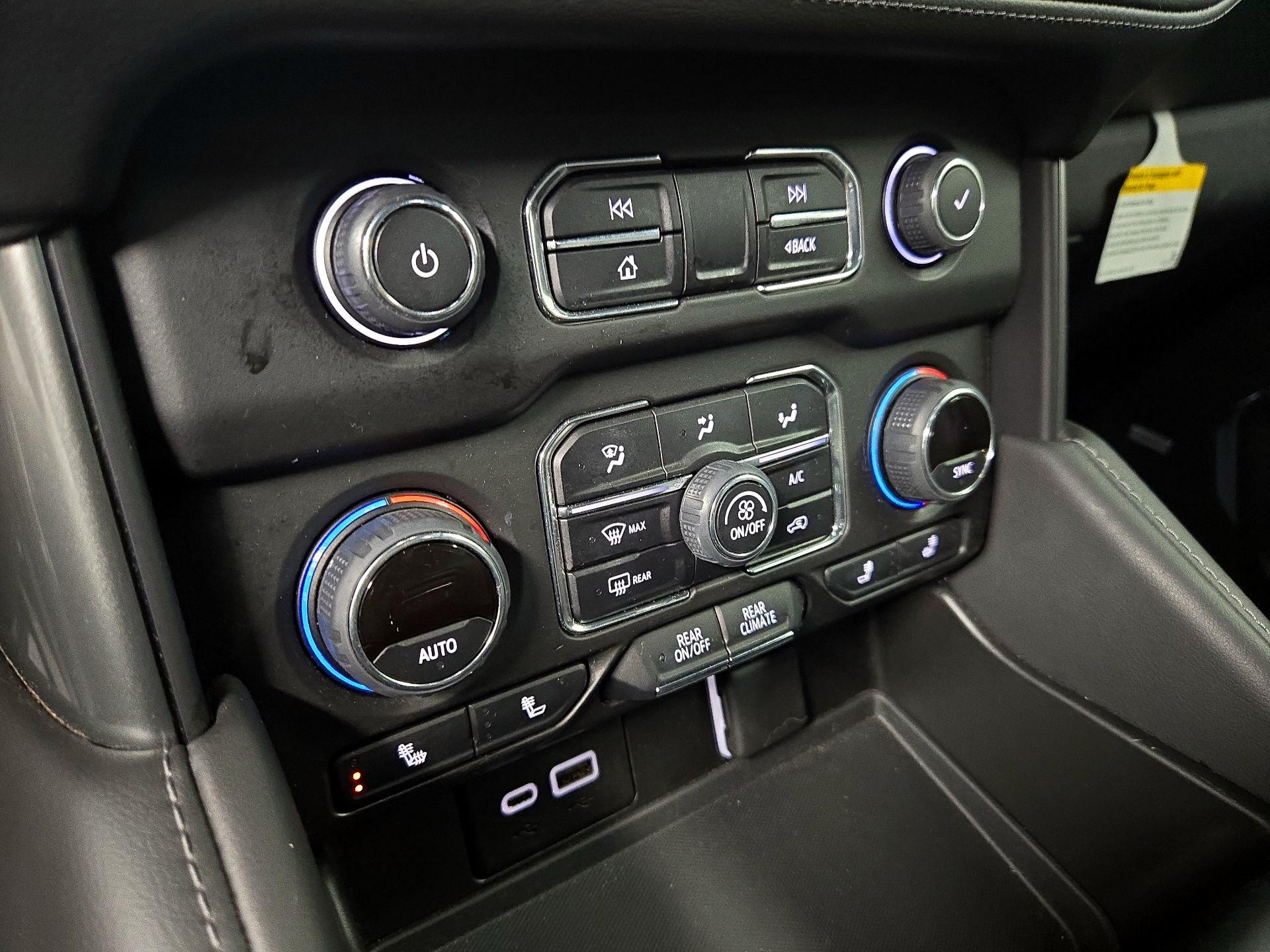 Thumbnail: 2022 Chevrolet Tahoe - 16