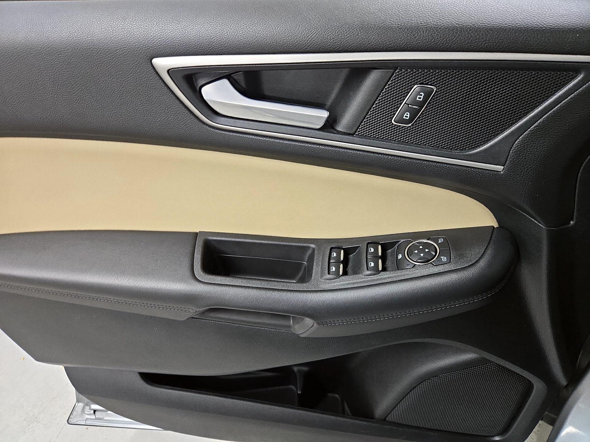 Thumbnail: 2022 Ford Edge - 12