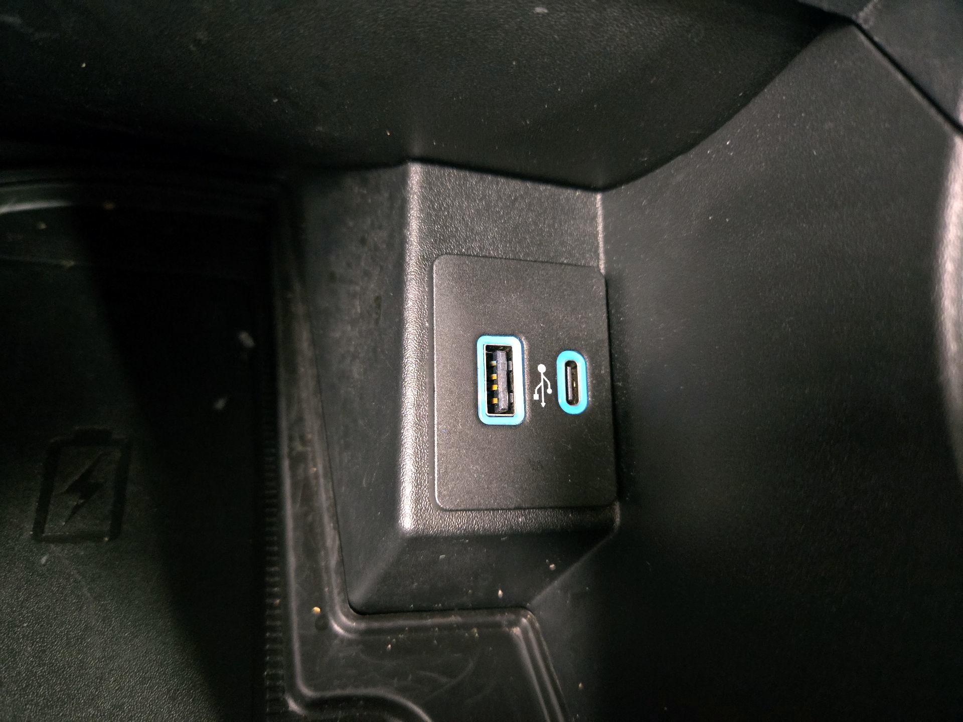 Thumbnail: 2022 Ford Edge - 19