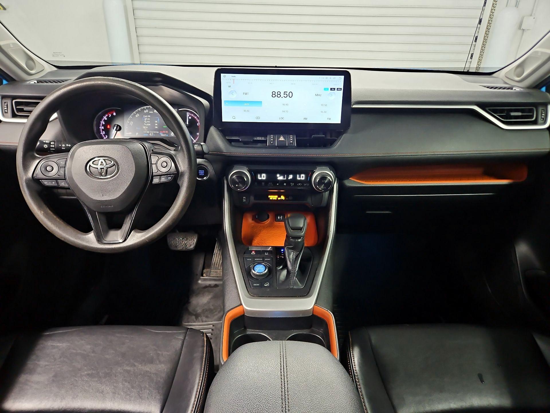 Thumbnail: 2019 Toyota RAV4 - 9