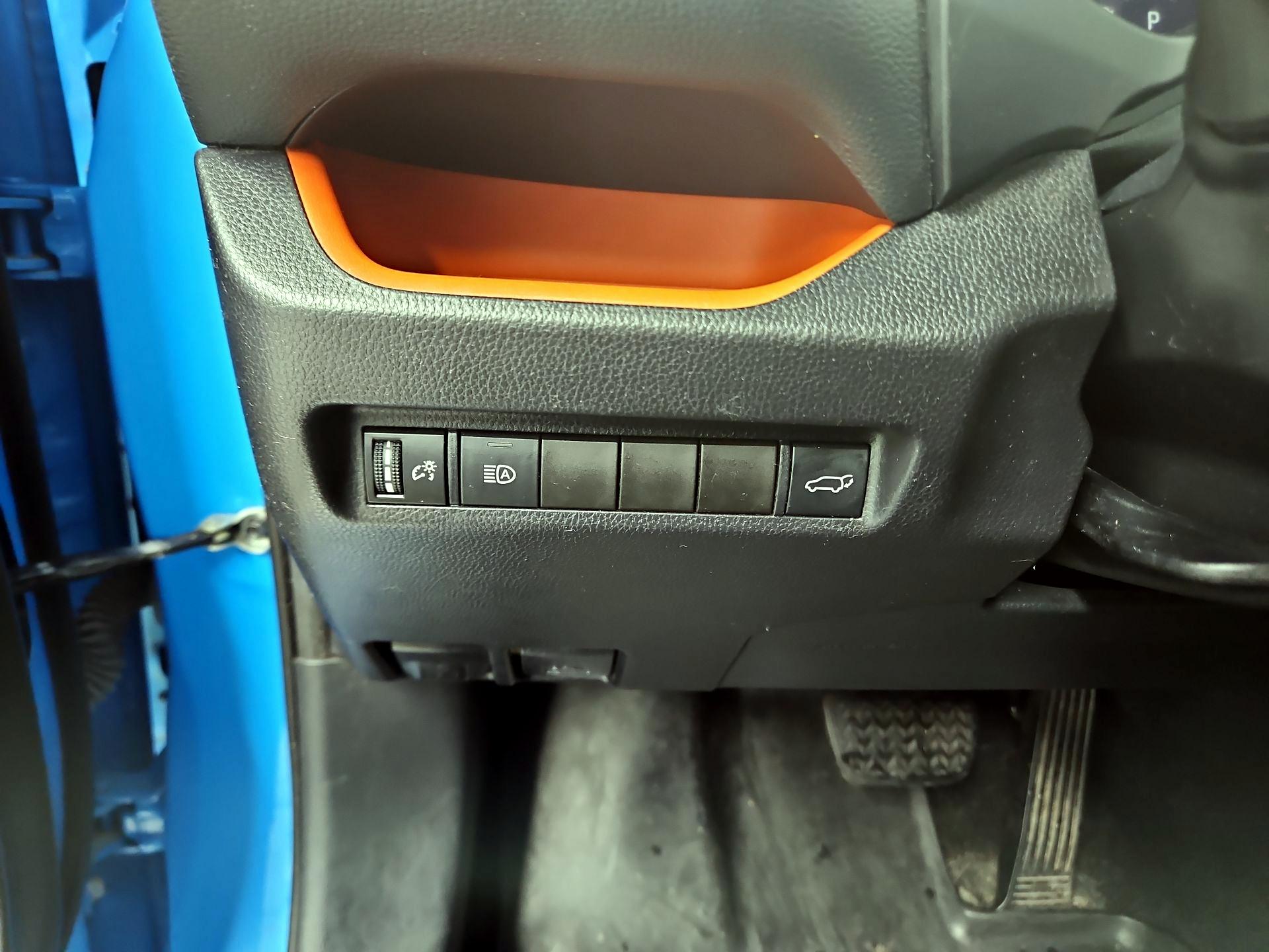 Thumbnail: 2019 Toyota RAV4 - 13