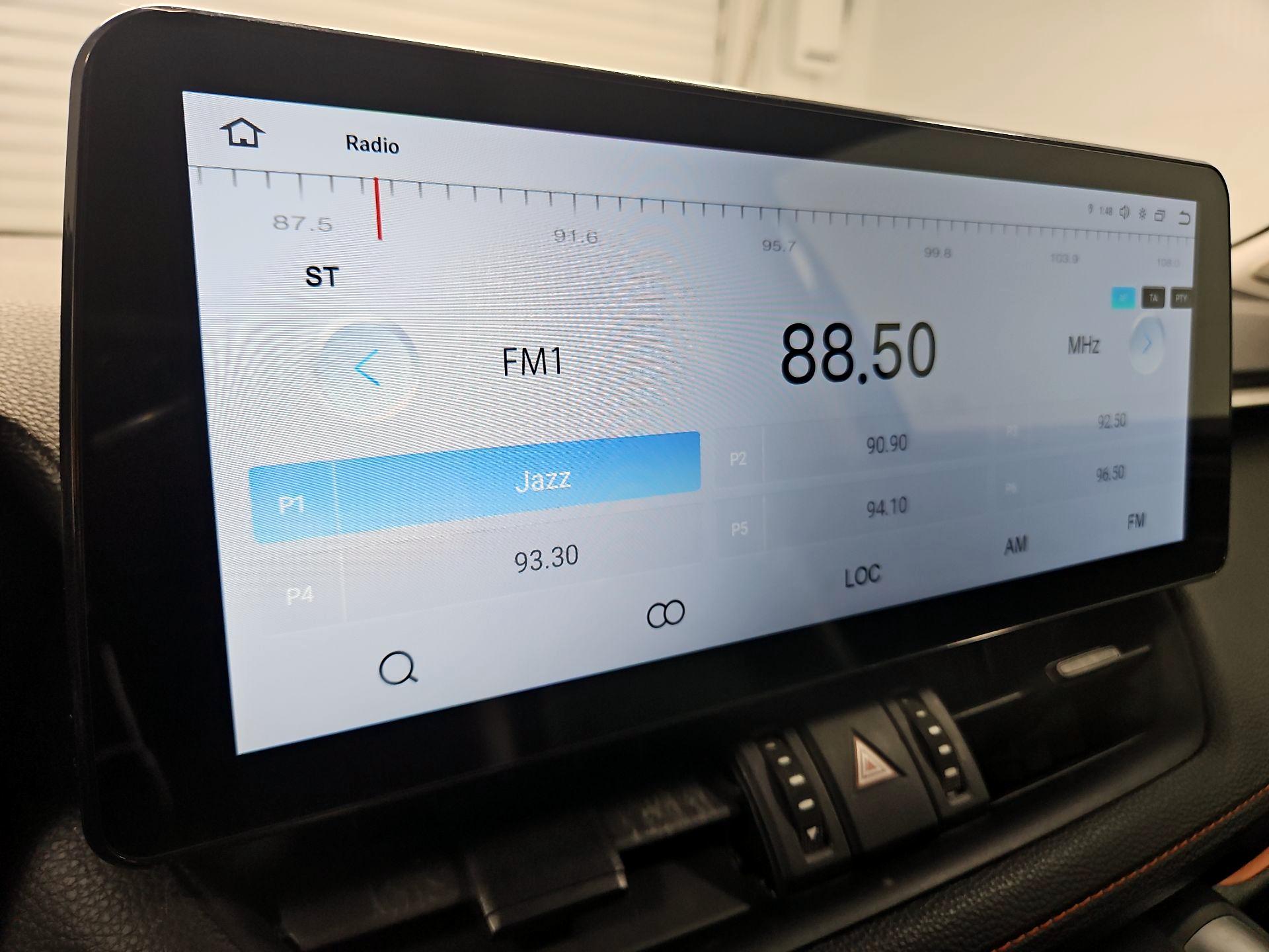 Thumbnail: 2019 Toyota RAV4 - 15