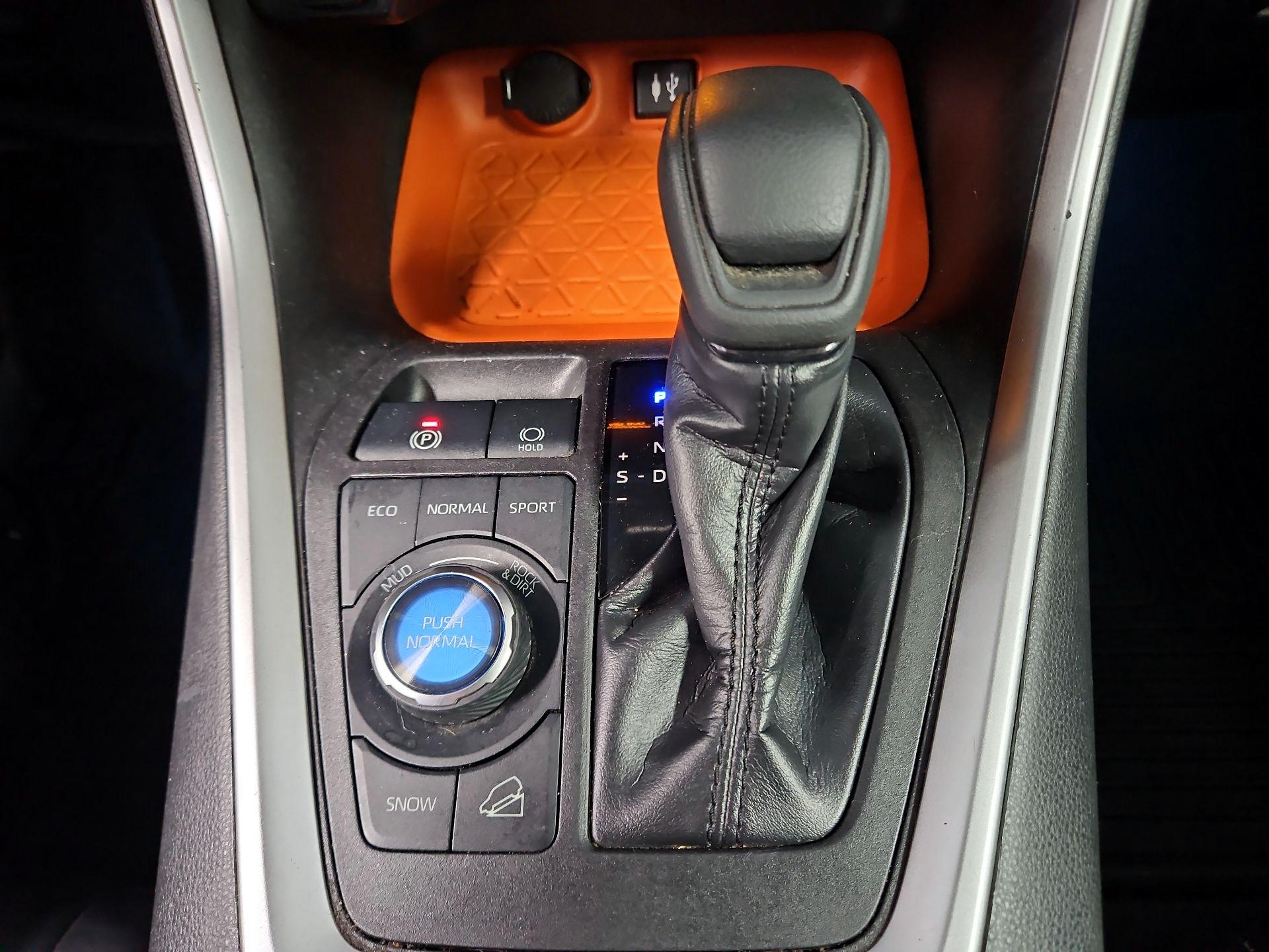 Thumbnail: 2019 Toyota RAV4 - 17