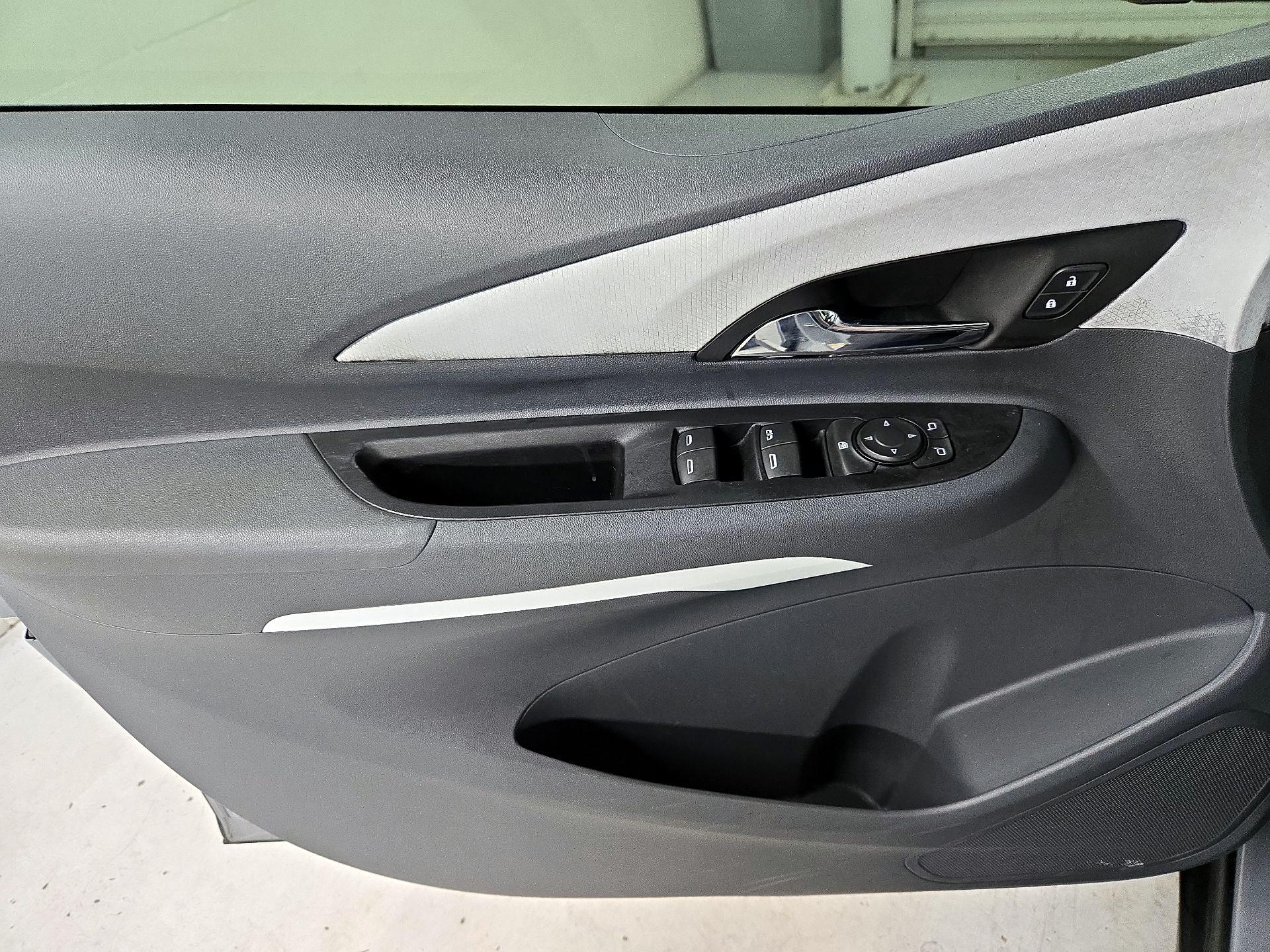 Thumbnail: 2021 Chevrolet Bolt EV - 12