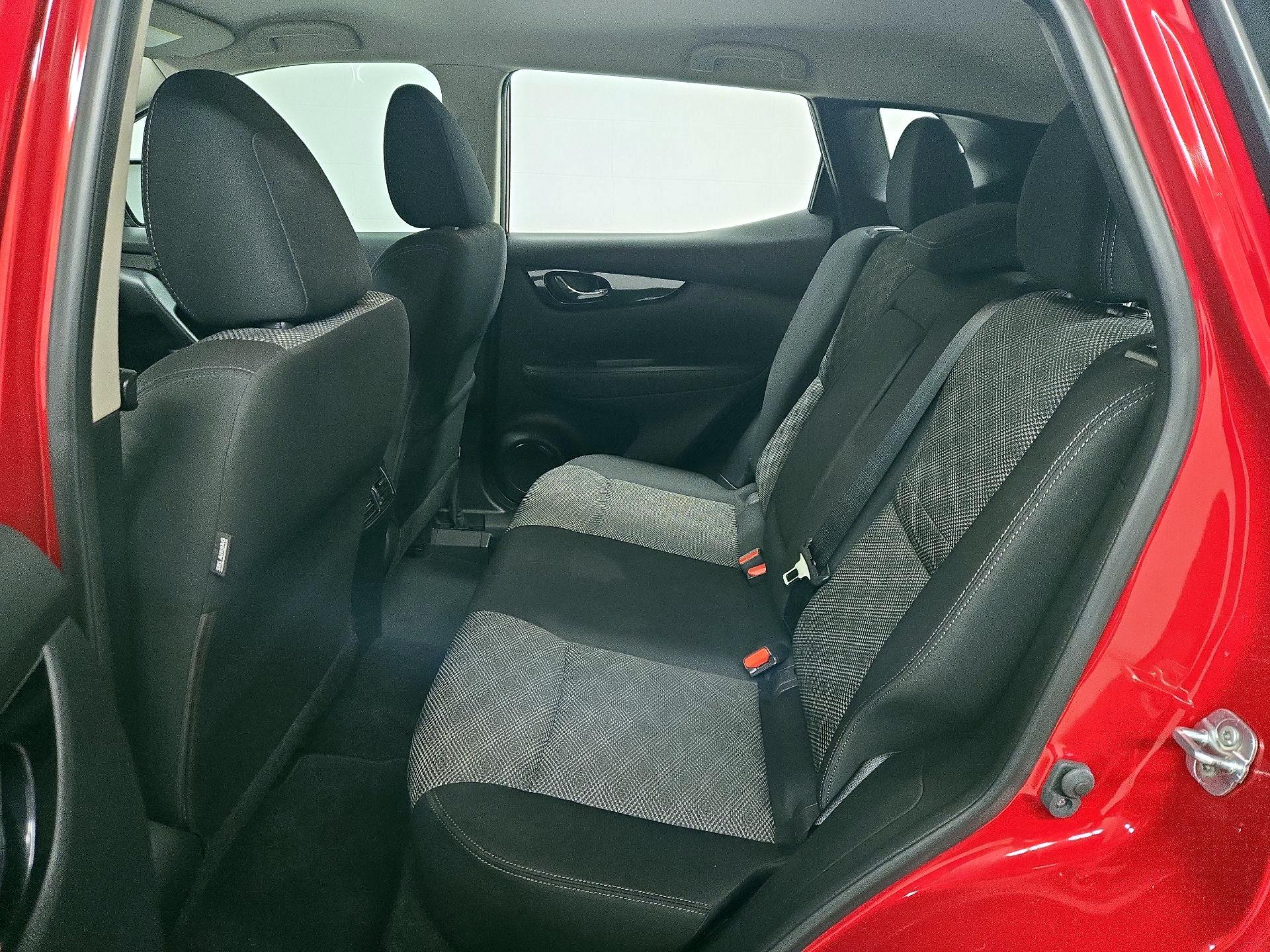 Thumbnail: 2017 Nissan Rogue Sport - 19