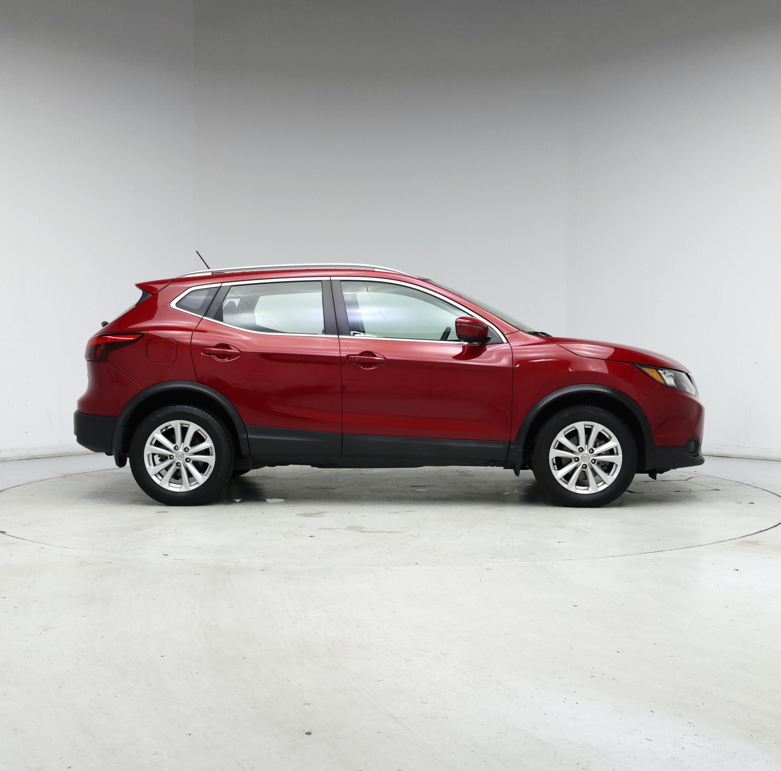 Thumbnail: 2017 Nissan Rogue Sport - 7