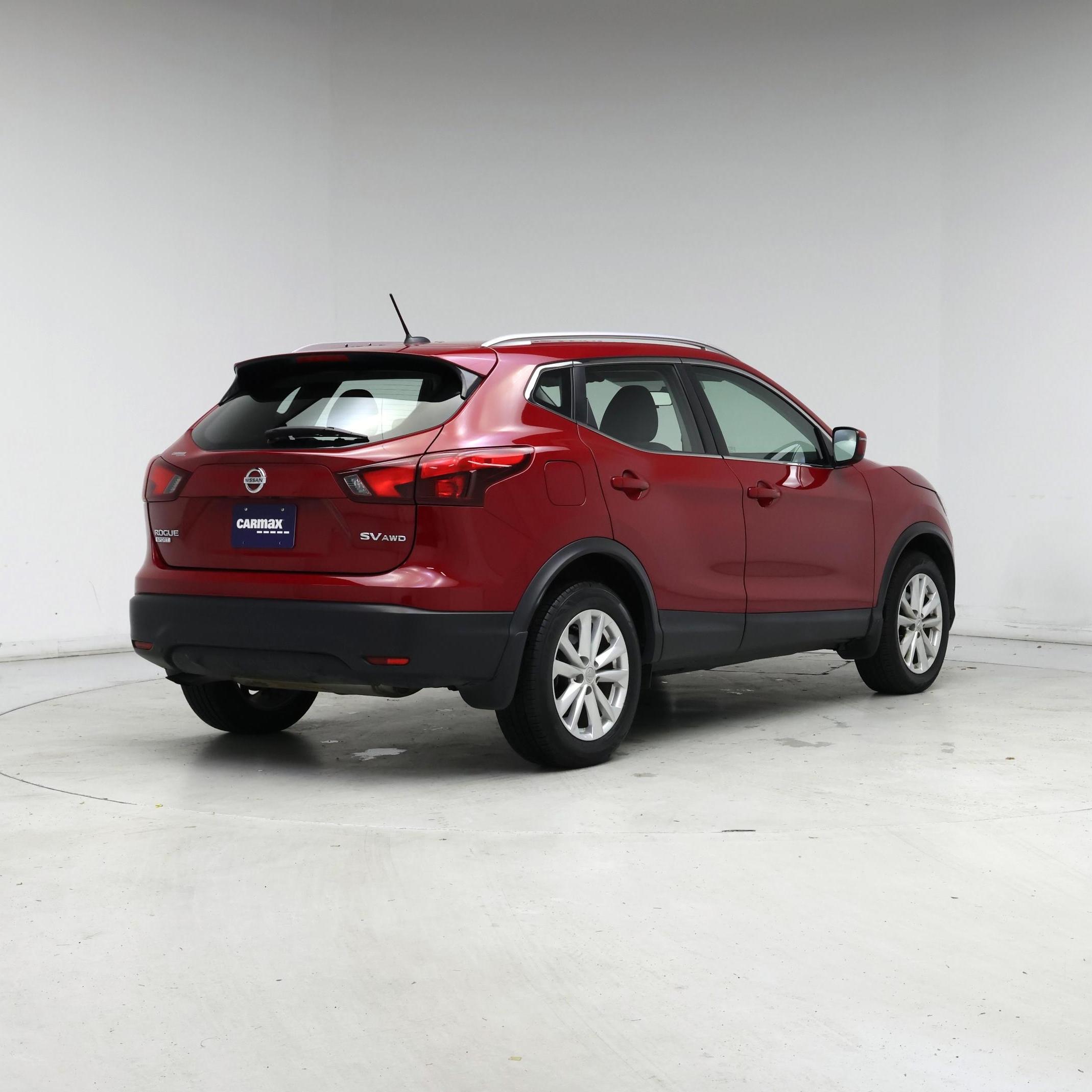 Thumbnail: 2017 Nissan Rogue Sport - 8