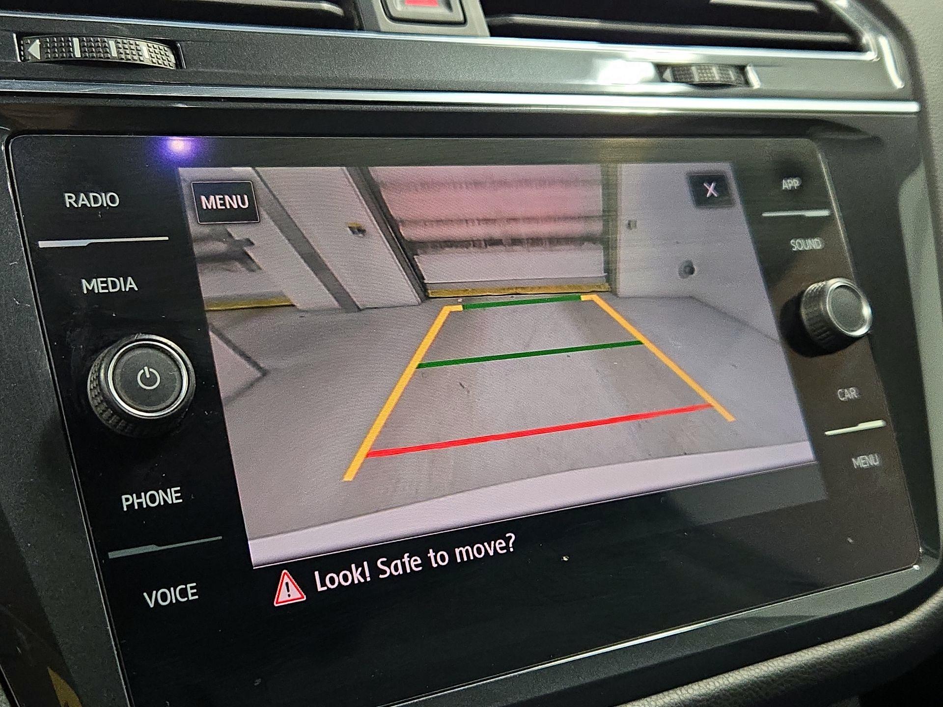 Thumbnail: 2018 Volkswagen Tiguan - 14