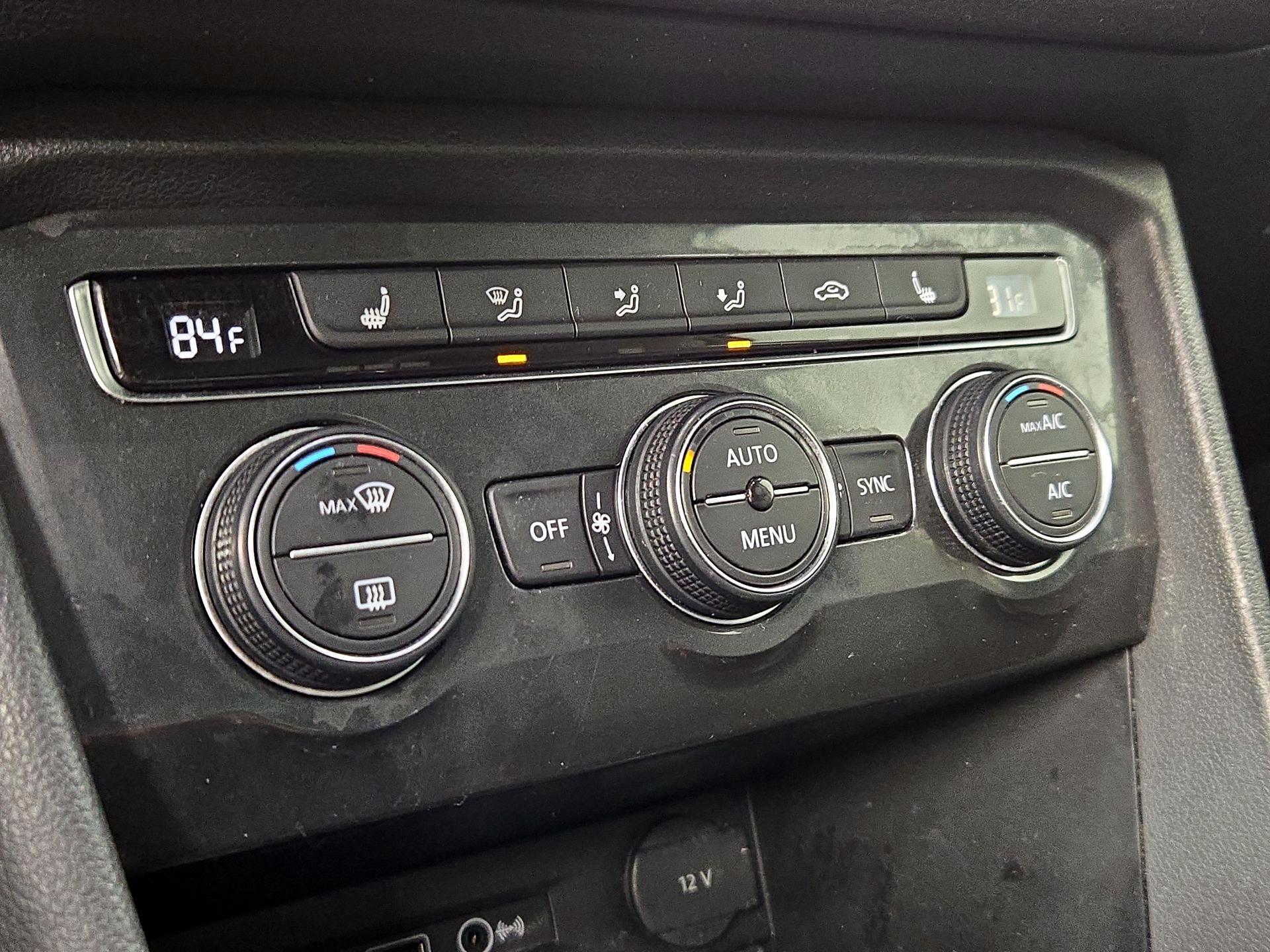 Thumbnail: 2018 Volkswagen Tiguan - 16