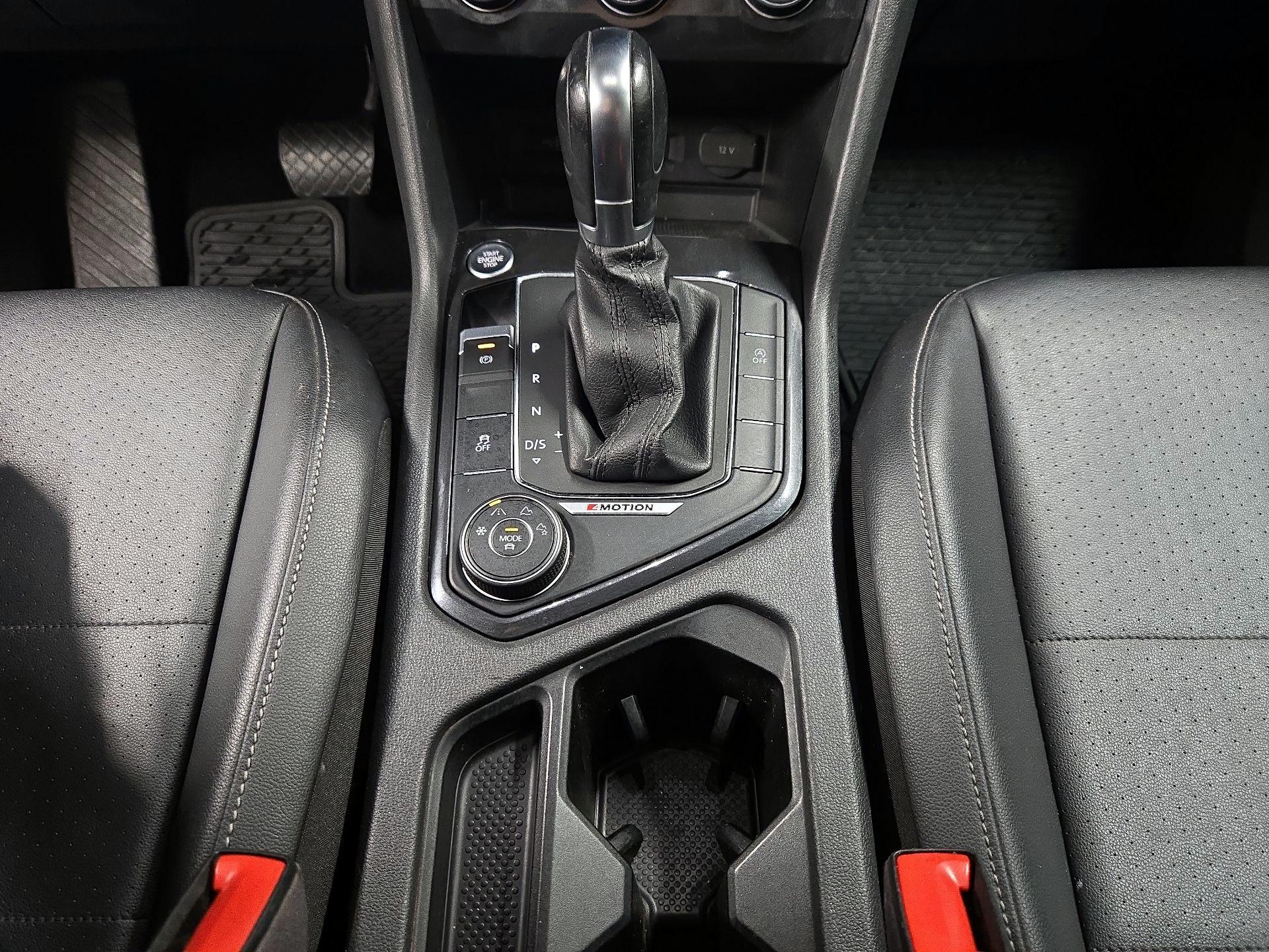 Thumbnail: 2018 Volkswagen Tiguan - 17