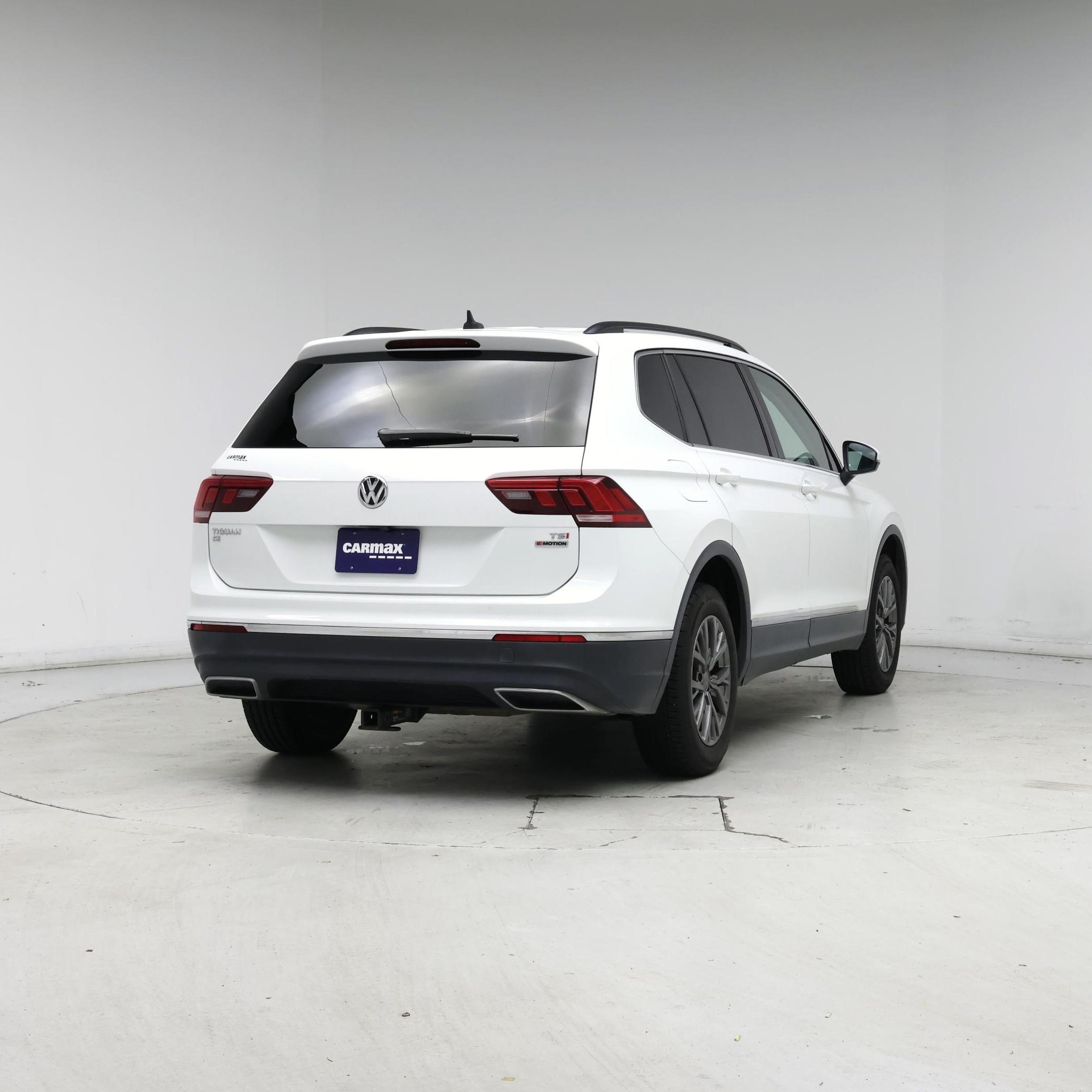 Thumbnail: 2018 Volkswagen Tiguan - 8