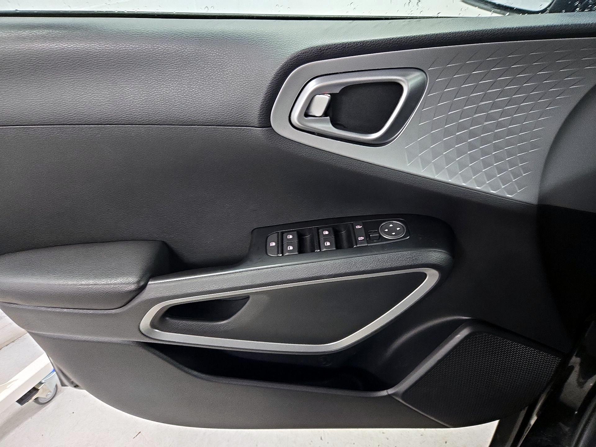 Thumbnail: 2020 Kia Soul - 12