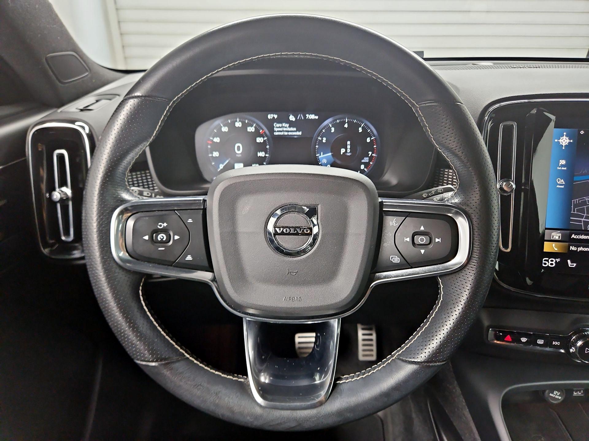 Thumbnail: 2021 Volvo XC40 - 10