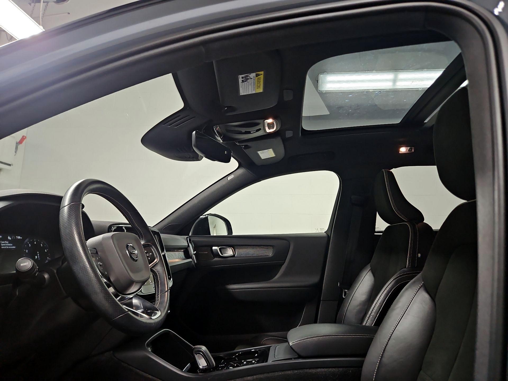 Thumbnail: 2021 Volvo XC40 - 20