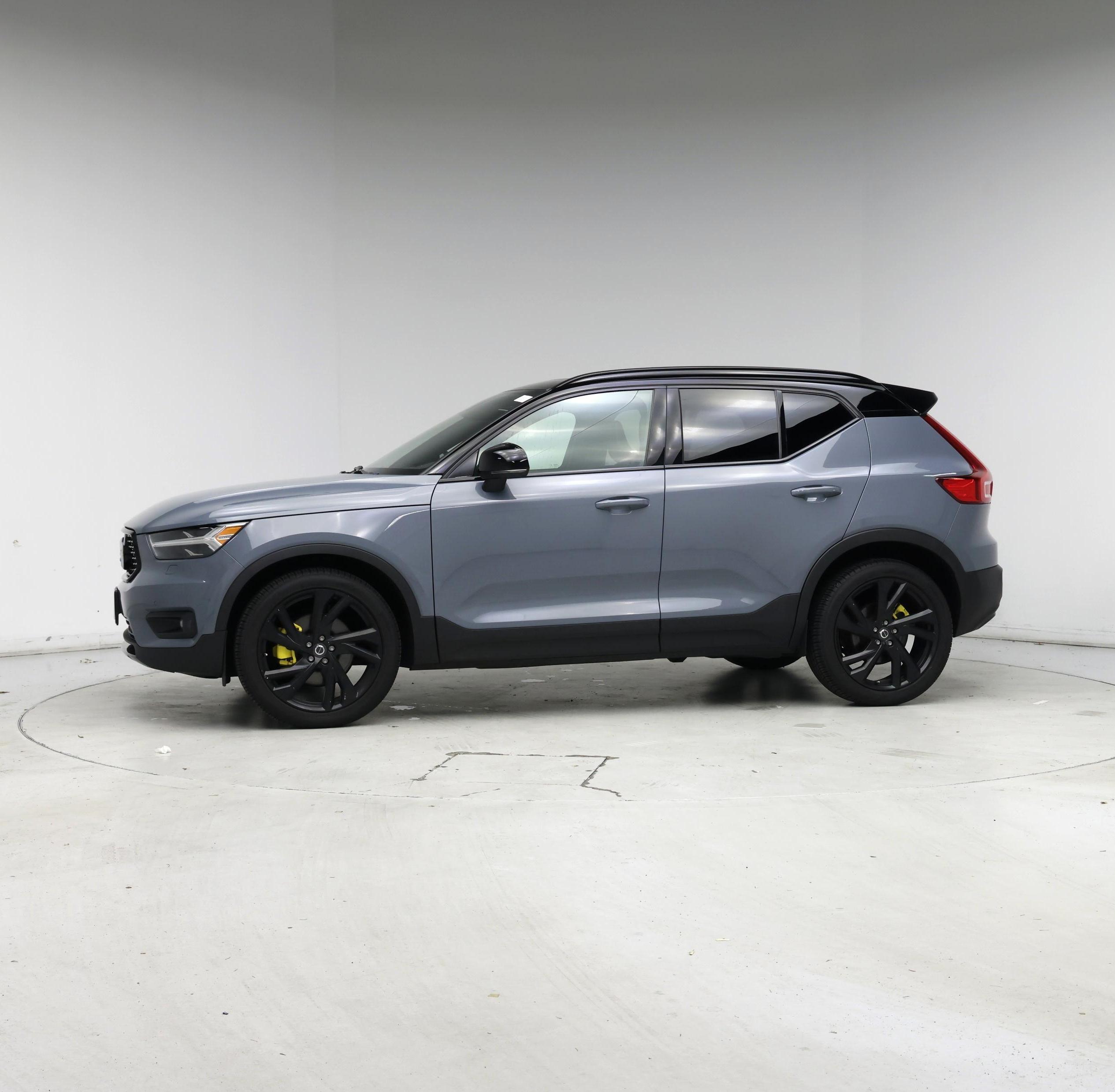 Thumbnail: 2021 Volvo XC40 - 3