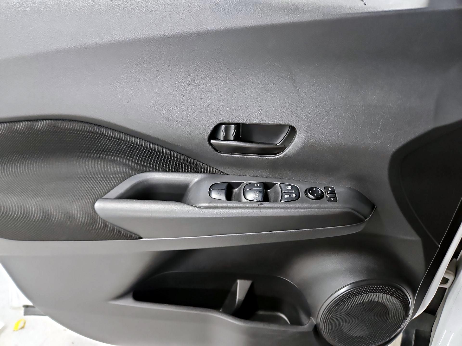 Thumbnail: 2022 Nissan Kicks - 12