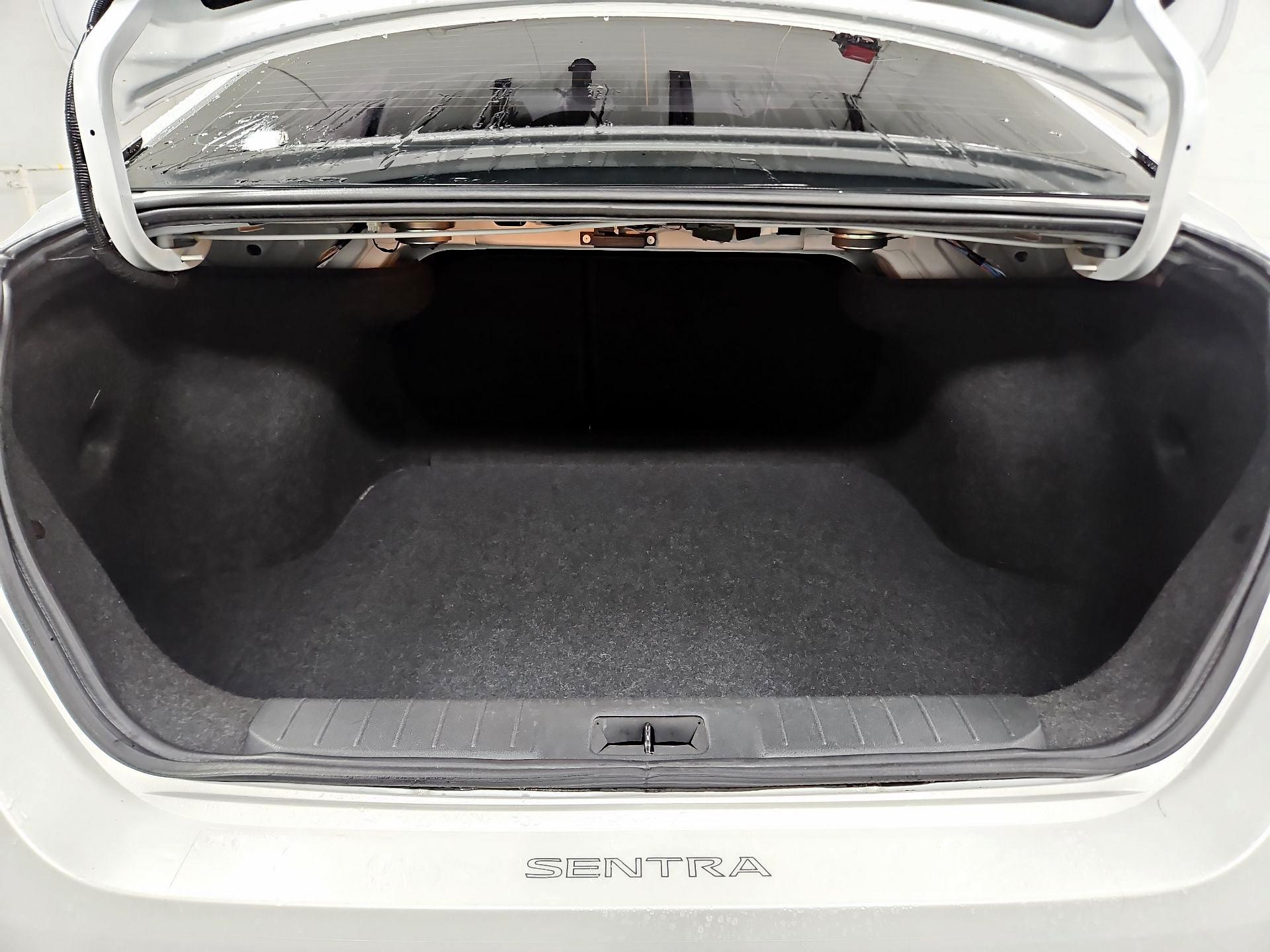 Thumbnail: 2023 Nissan Sentra - 20