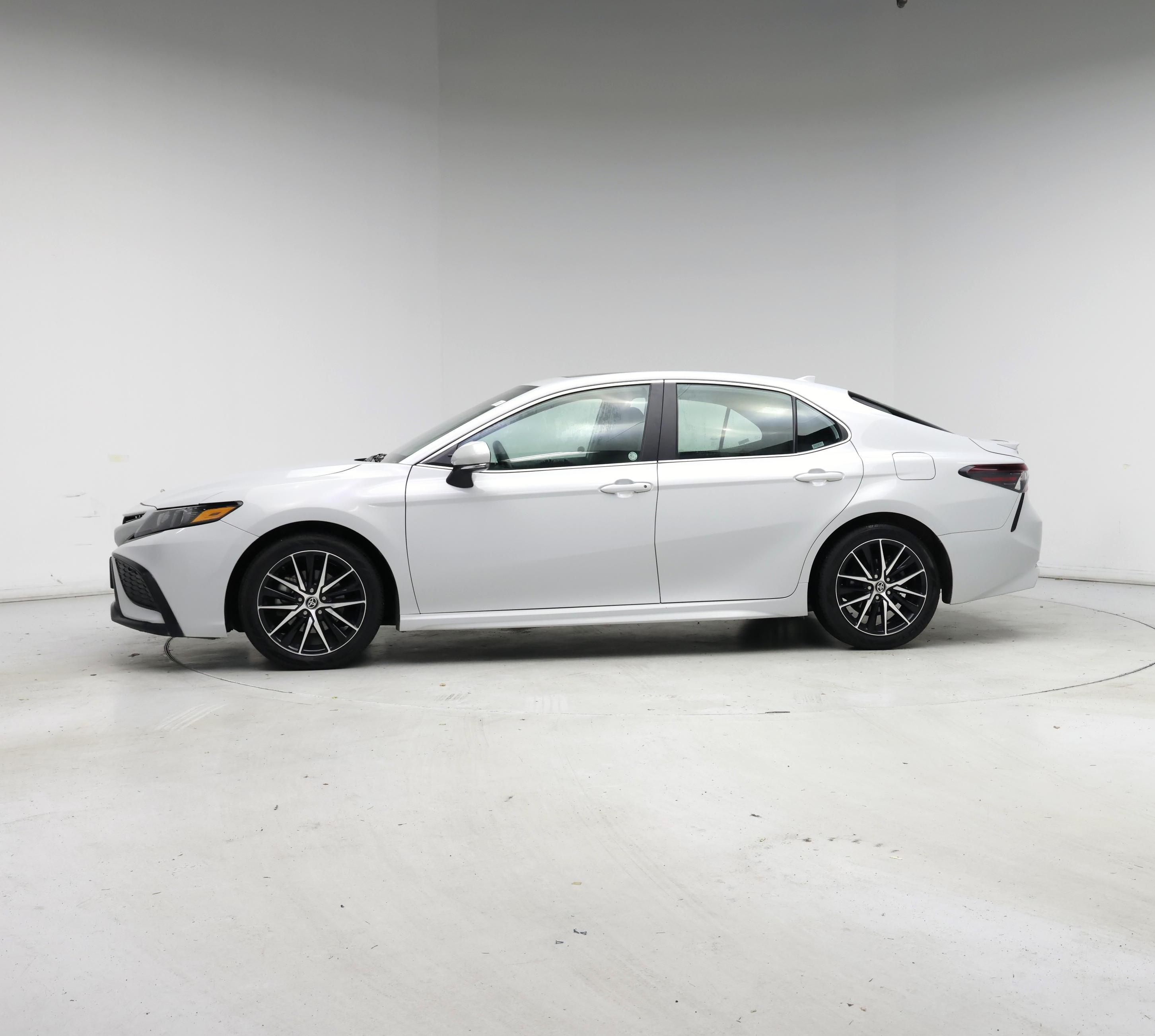 Thumbnail: 2023 Toyota Camry - 3