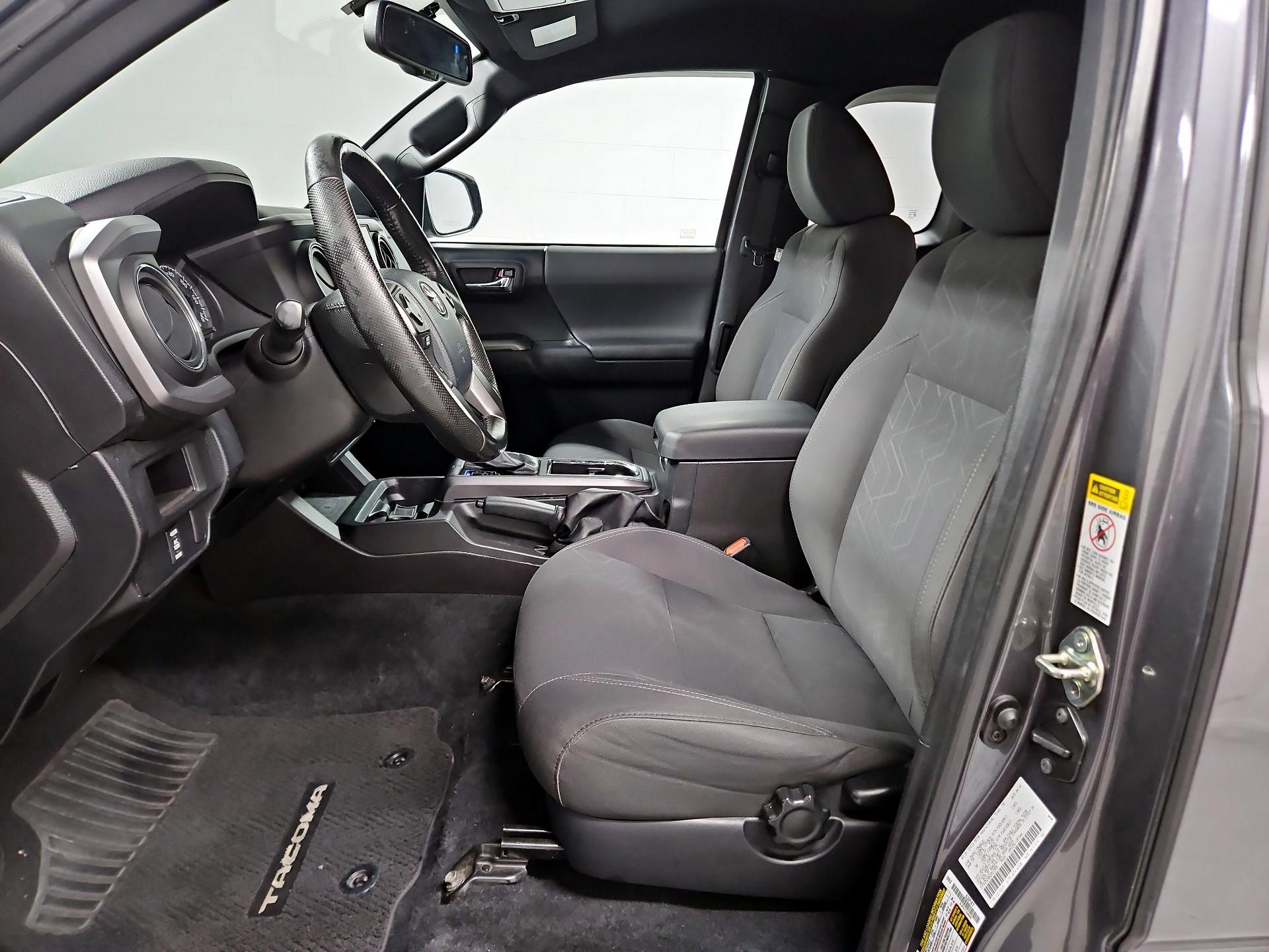 Thumbnail: 2016 Toyota Tacoma - 11