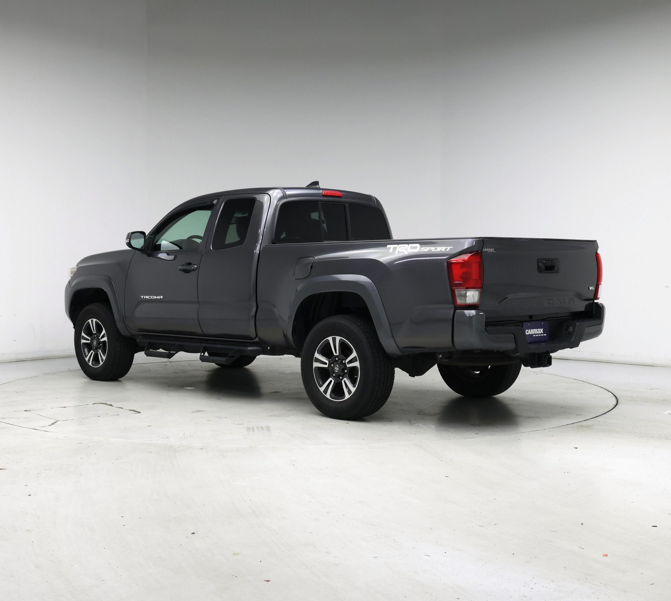 Thumbnail: 2016 Toyota Tacoma - 2