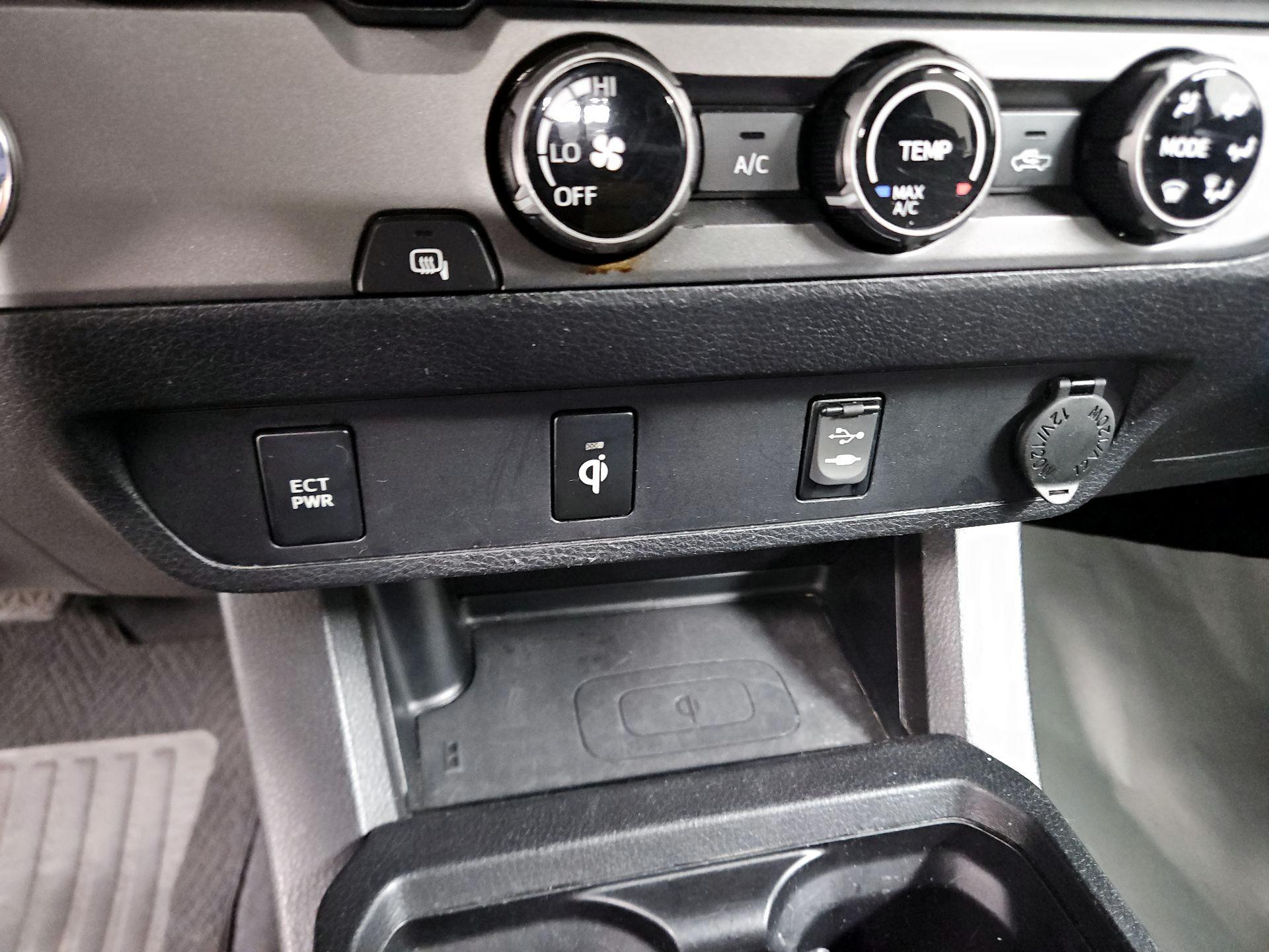 Thumbnail: 2016 Toyota Tacoma - 19