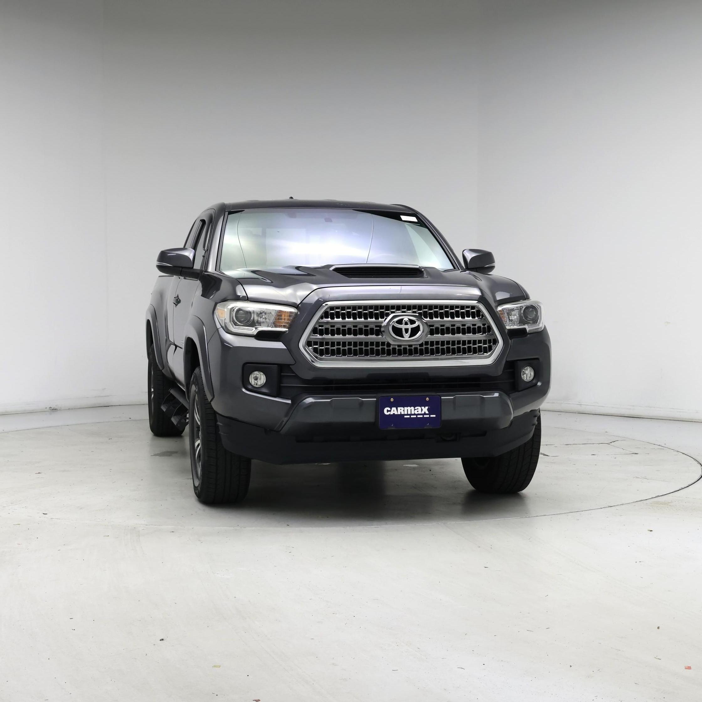 Thumbnail: 2016 Toyota Tacoma - 5