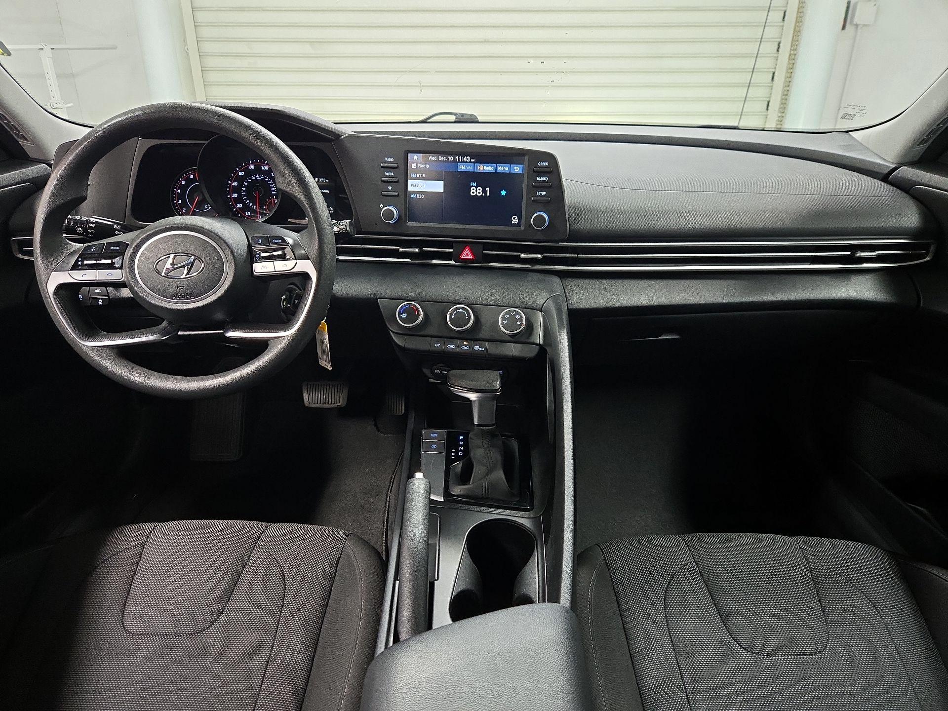 Thumbnail: 2022 Hyundai Elantra - 9