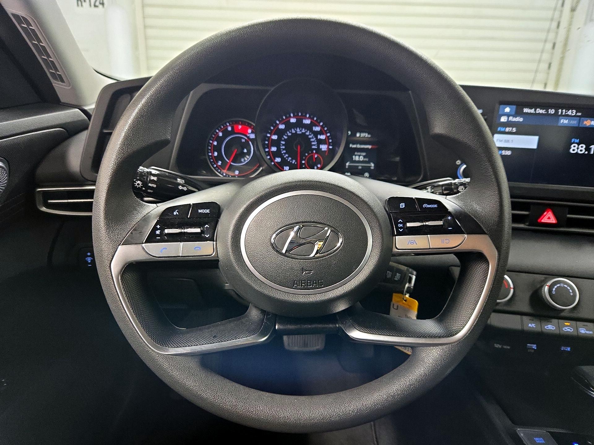 Thumbnail: 2022 Hyundai Elantra - 10