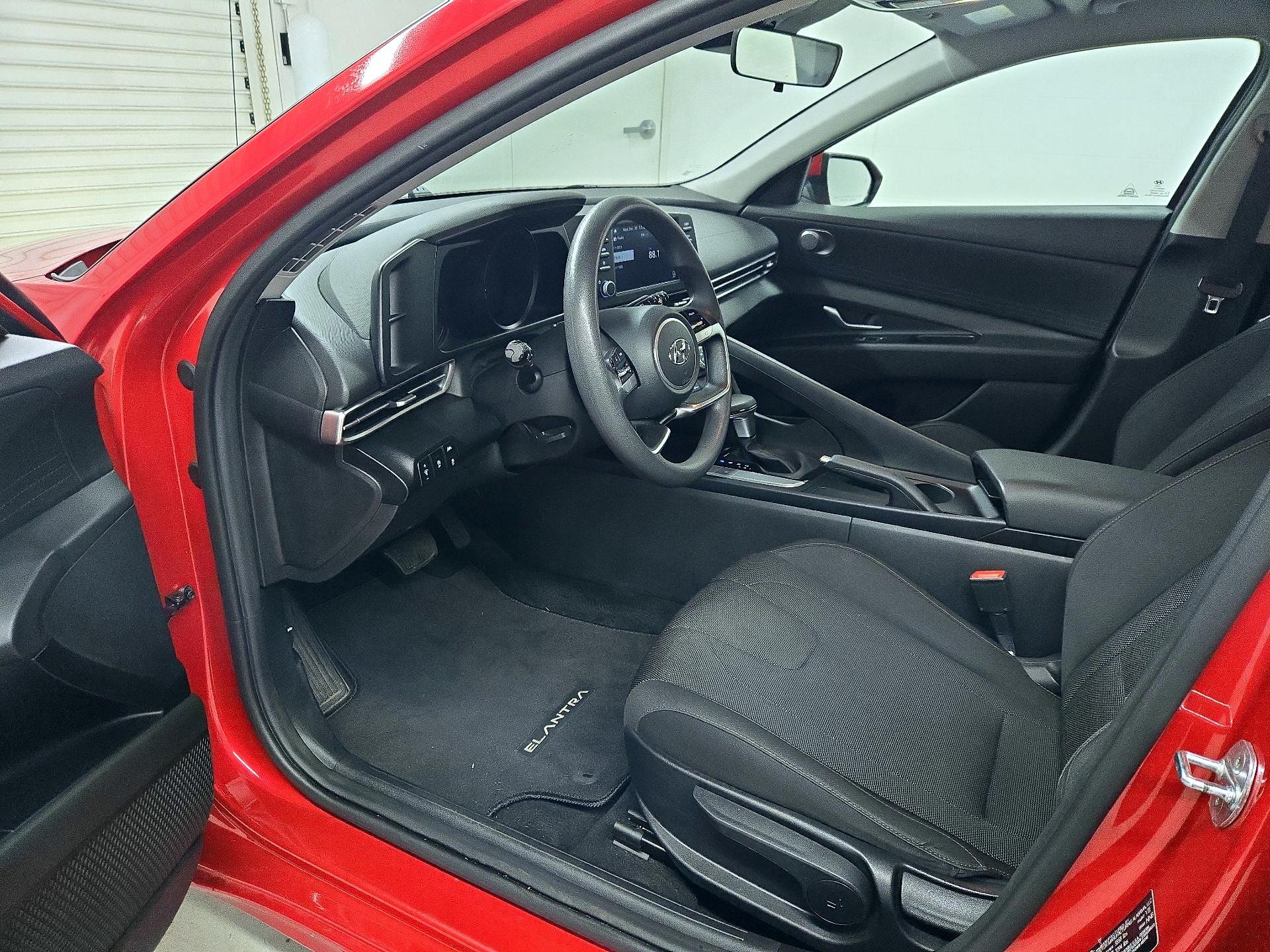 Thumbnail: 2022 Hyundai Elantra - 11