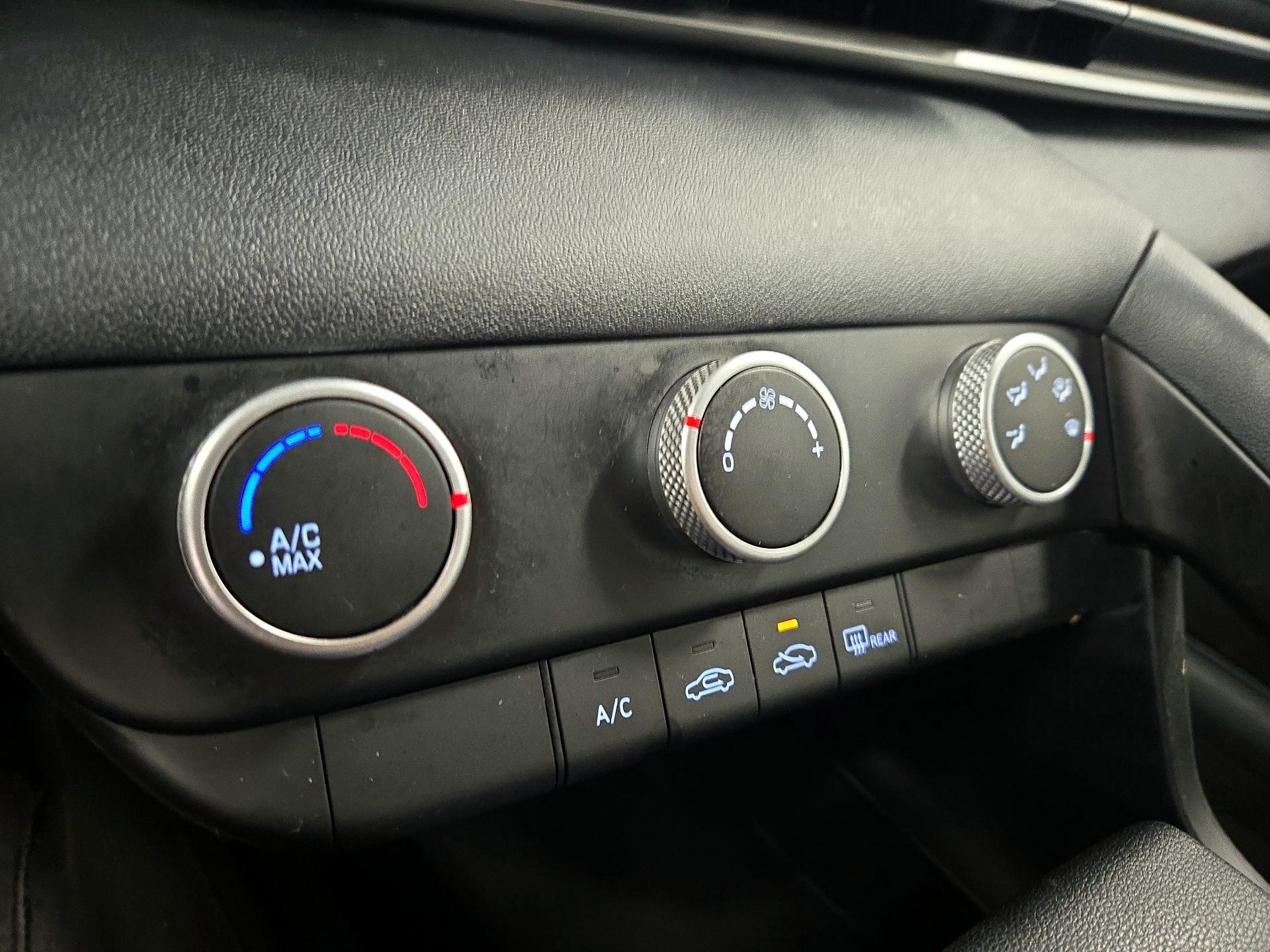 Thumbnail: 2022 Hyundai Elantra - 16