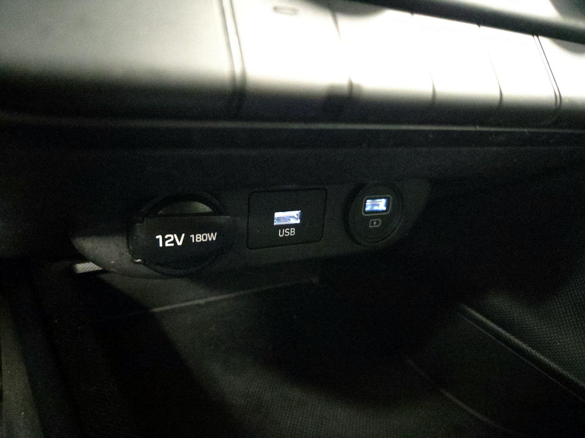 Thumbnail: 2022 Hyundai Elantra - 18