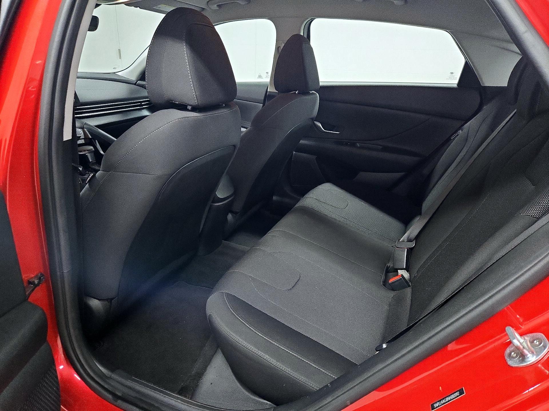 Thumbnail: 2022 Hyundai Elantra - 19