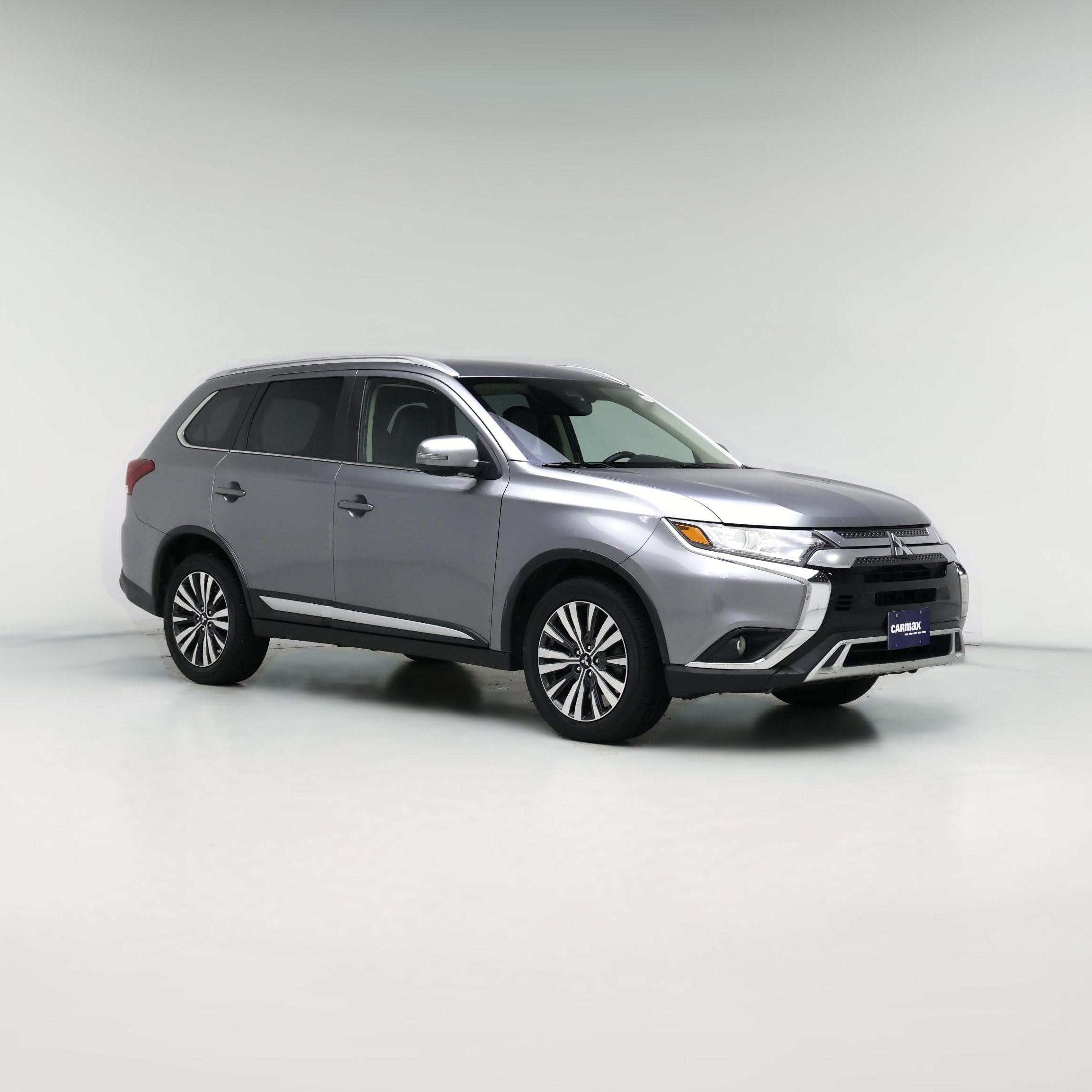 Thumbnail: 2020 Mitsubishi Outlander - 1