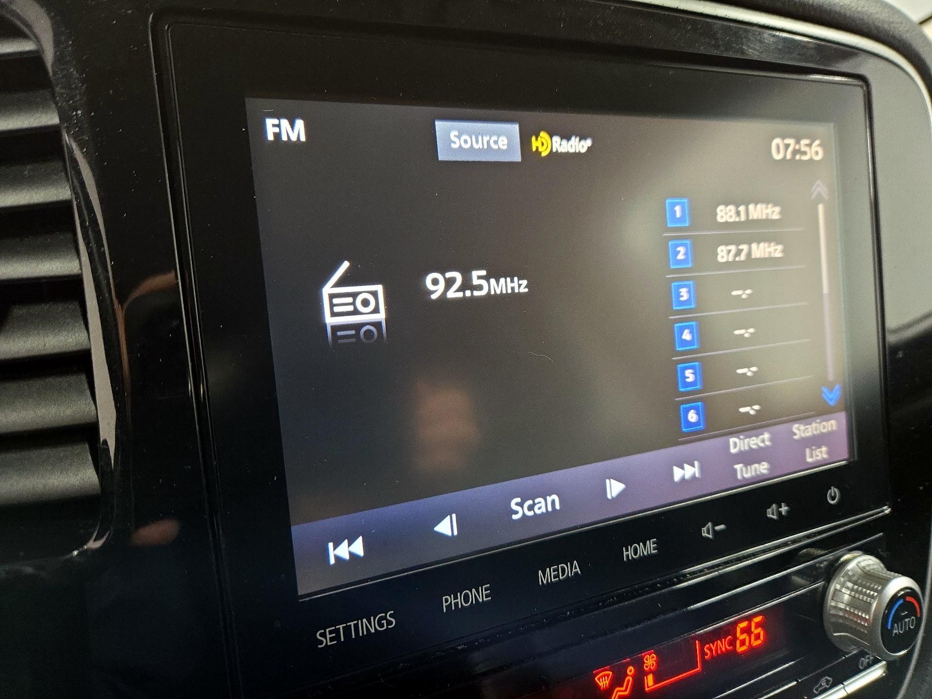 Thumbnail: 2020 Mitsubishi Outlander - 15