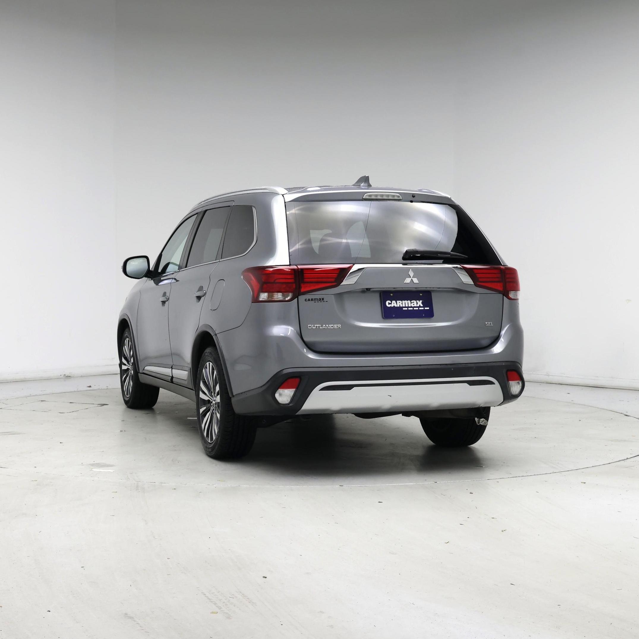 Thumbnail: 2020 Mitsubishi Outlander - 6