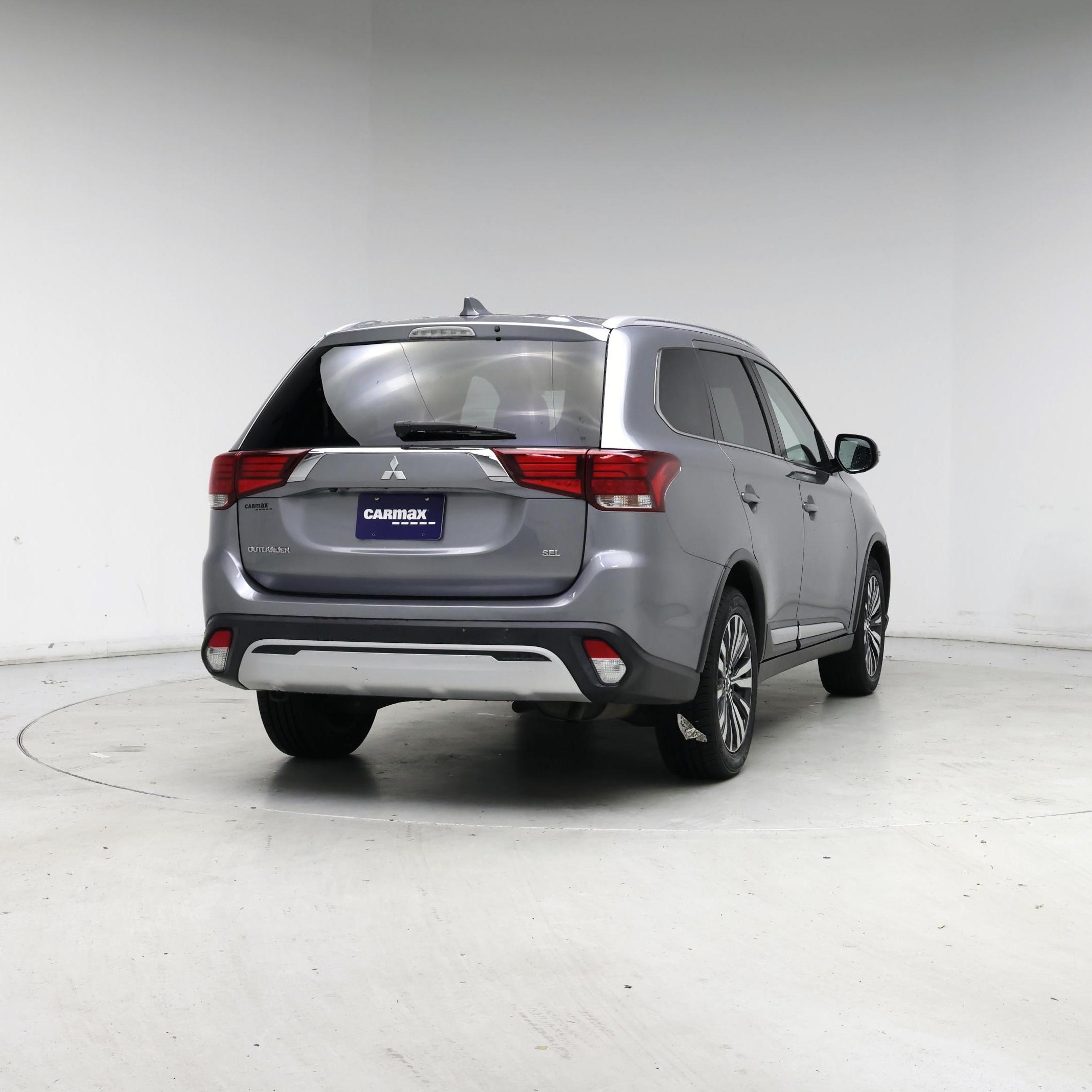 Thumbnail: 2020 Mitsubishi Outlander - 8