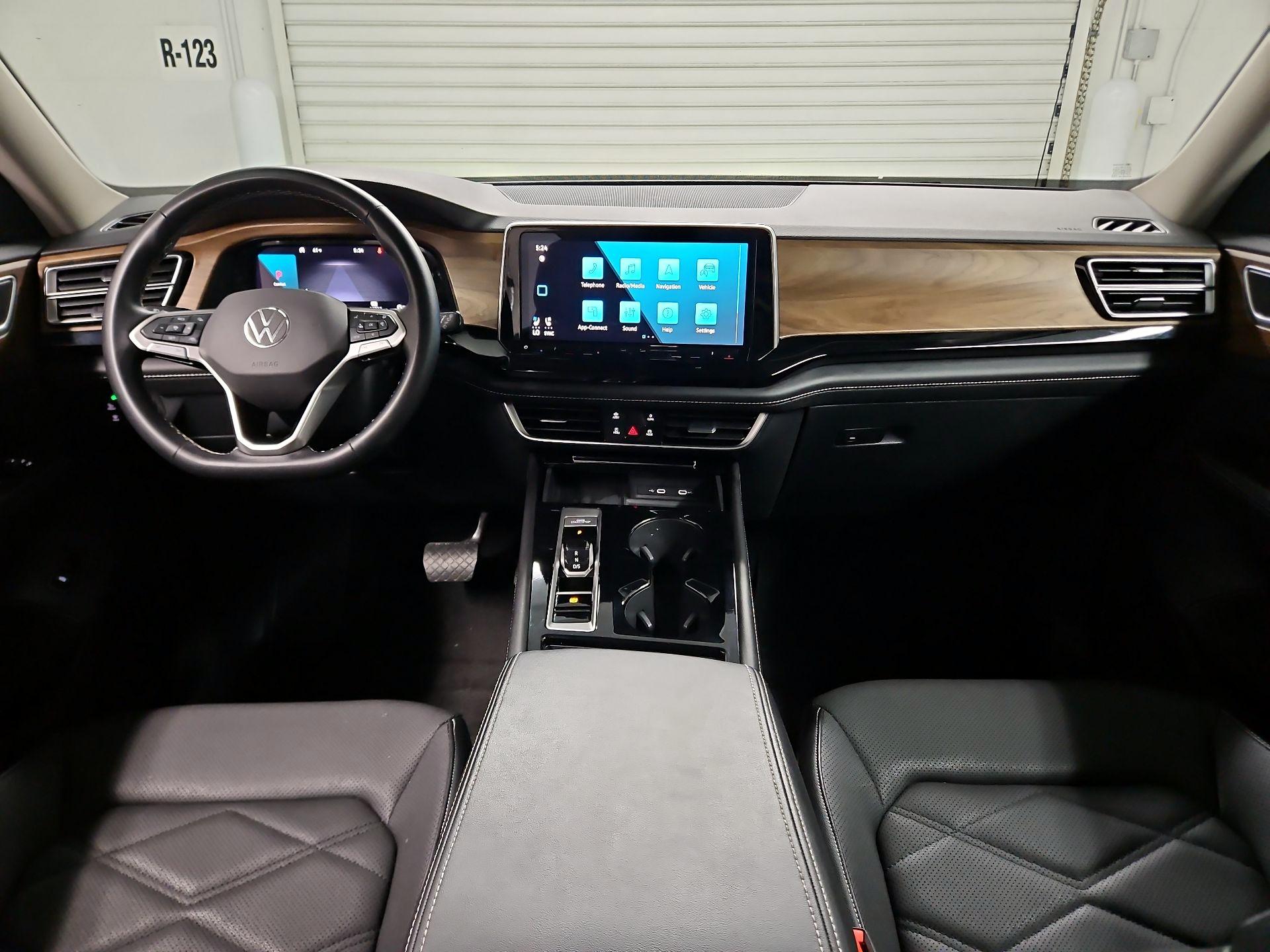 Thumbnail: 2024 Volkswagen Atlas - 9