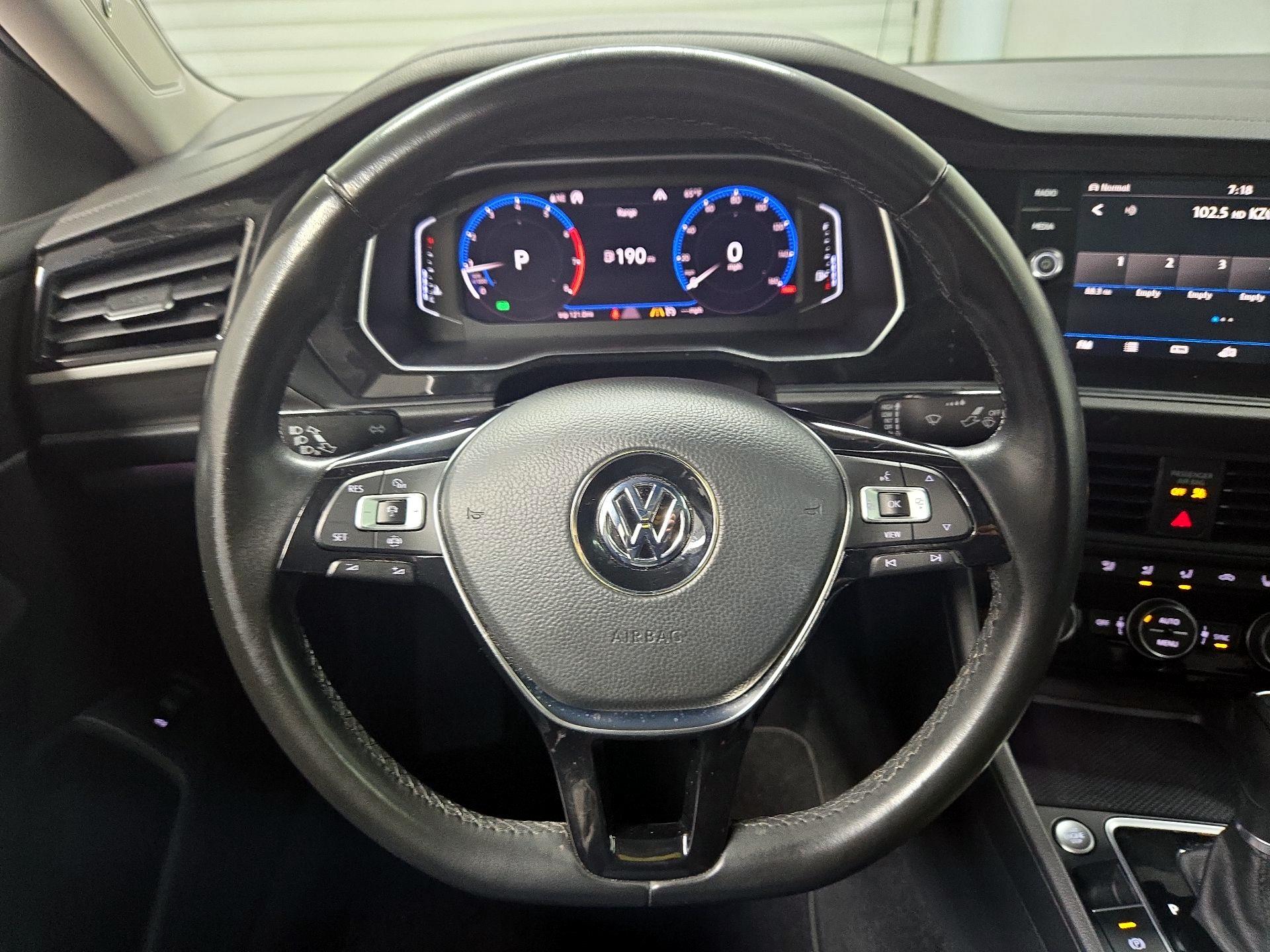 Thumbnail: 2019 Volkswagen Jetta - 10