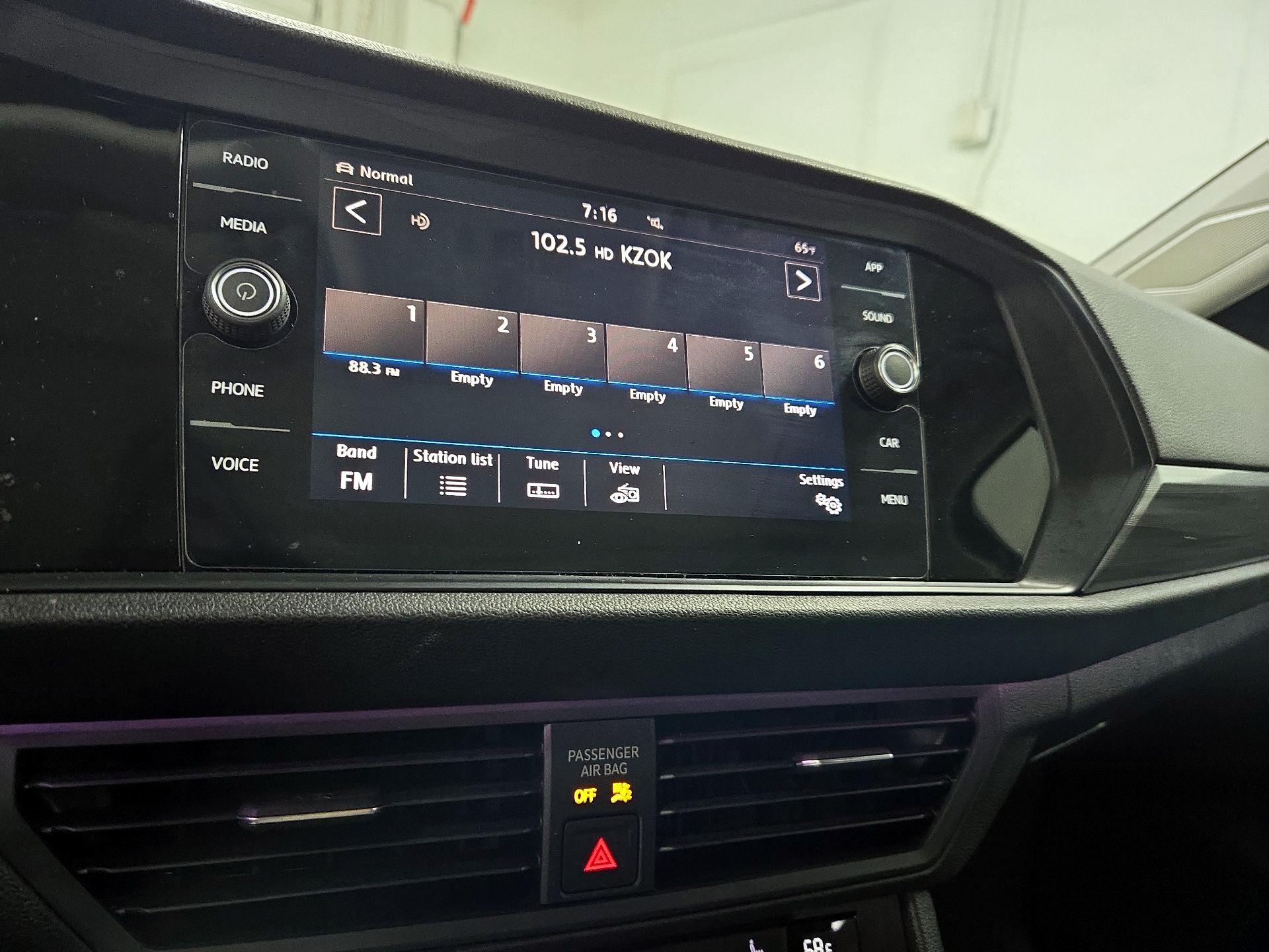 Thumbnail: 2019 Volkswagen Jetta - 15